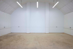 An empty arch with white lining