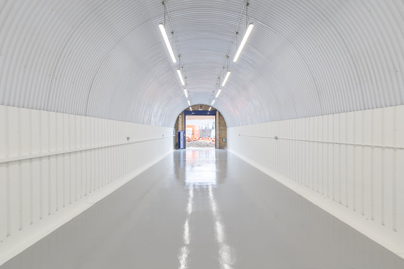 An empty arch with white lining