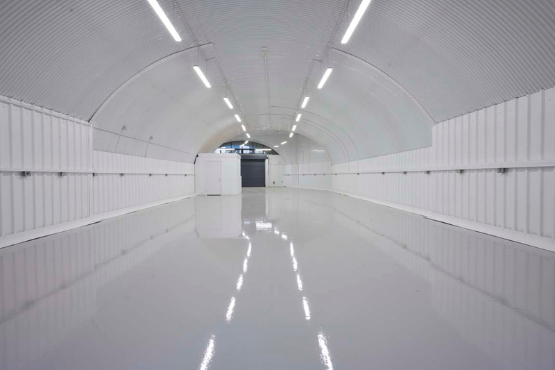 An empty arch with white lining