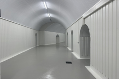 An empty arch with white lining