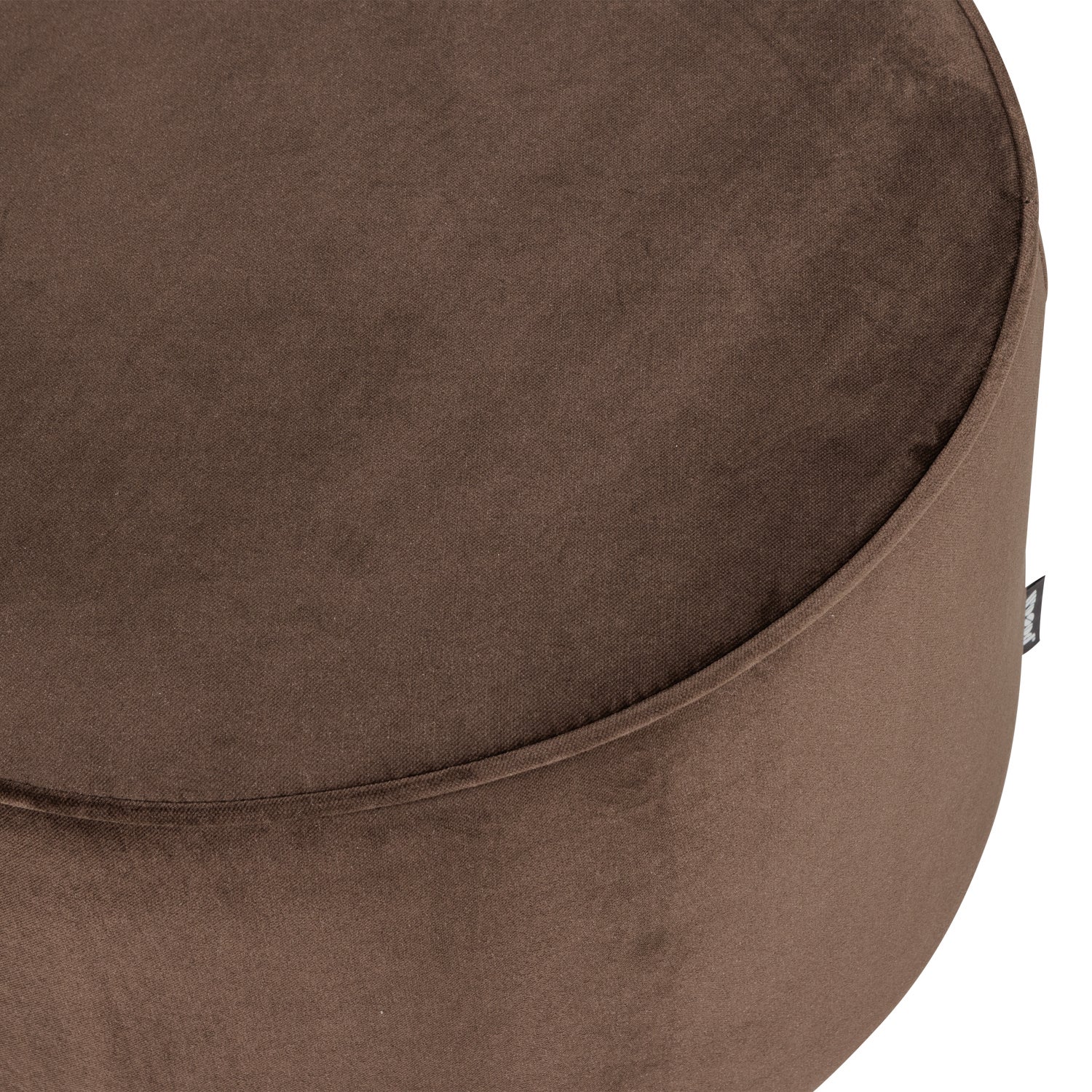 350410-DB_02_Sara_poef_laag_velvet_donkerbruin_C1.png?auto=webp&format=png&width=1500&height=1500