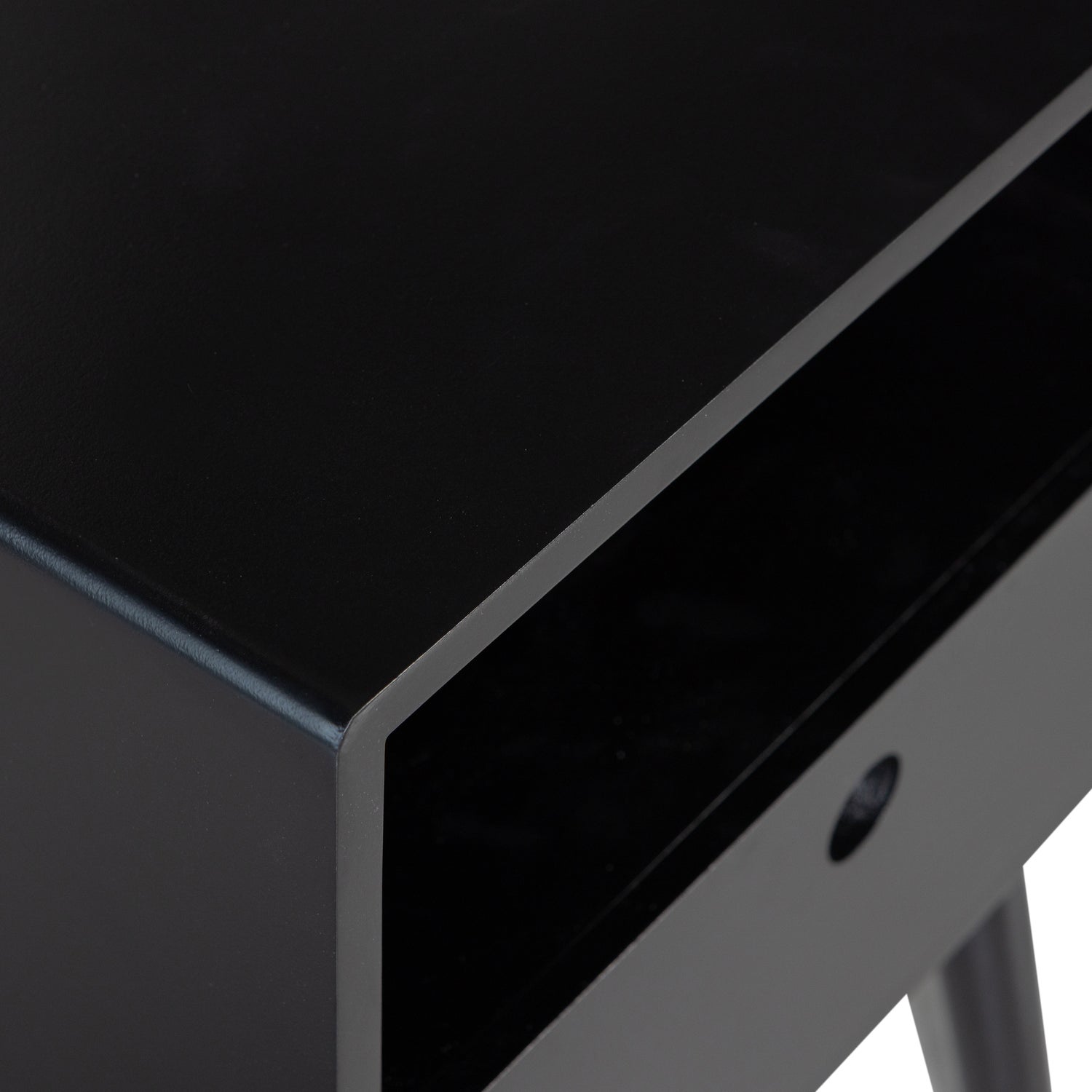 374004-Z-02_VS_FA_Ozzy_nachtkastje_hout_zwart_detail.png?auto=webp&format=png&width=1500&height=1500