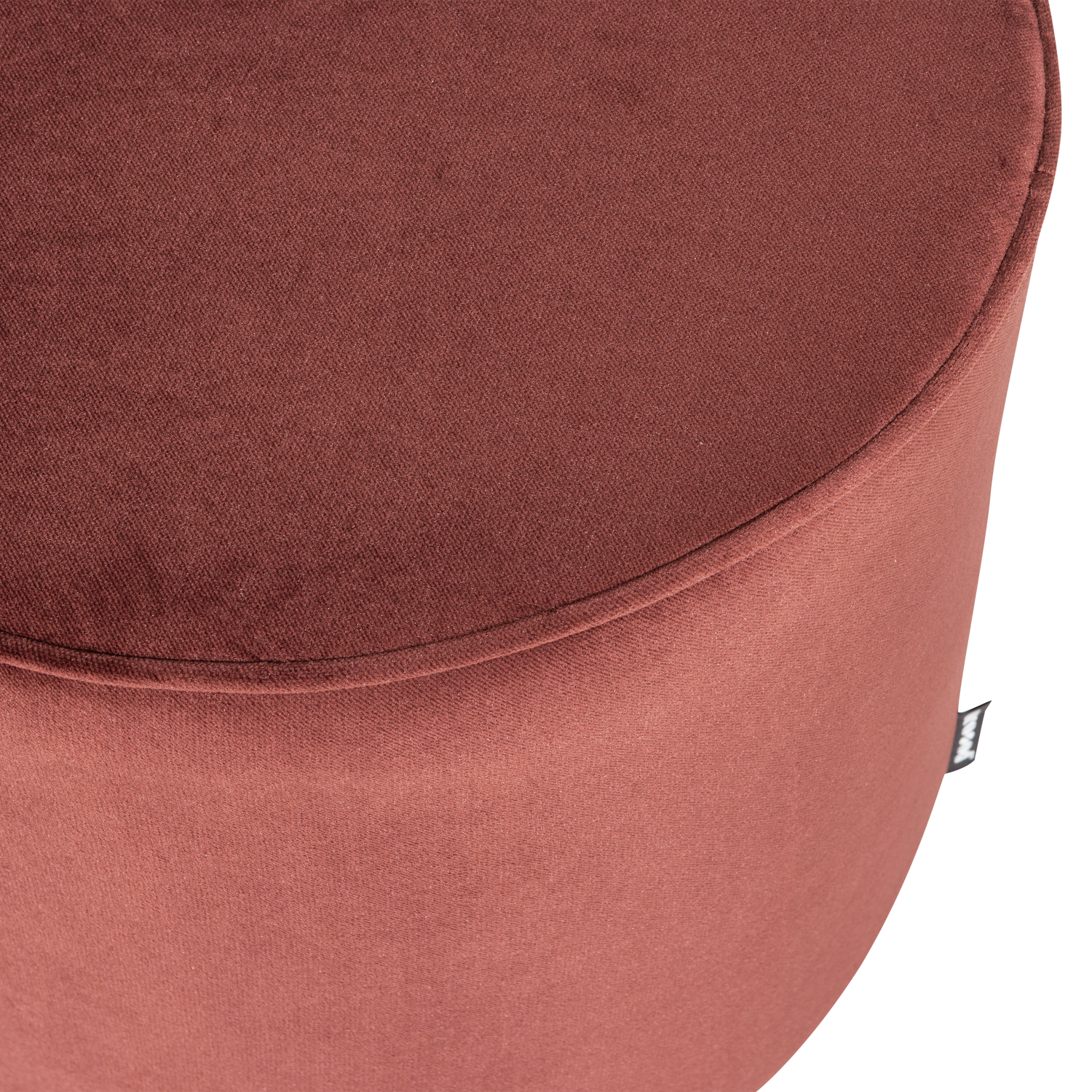 350409-BR_02_Sara_poef_hoog_velvet_bordeauxrood_C1.png?auto=webp&format=png&width=1500&height=1500