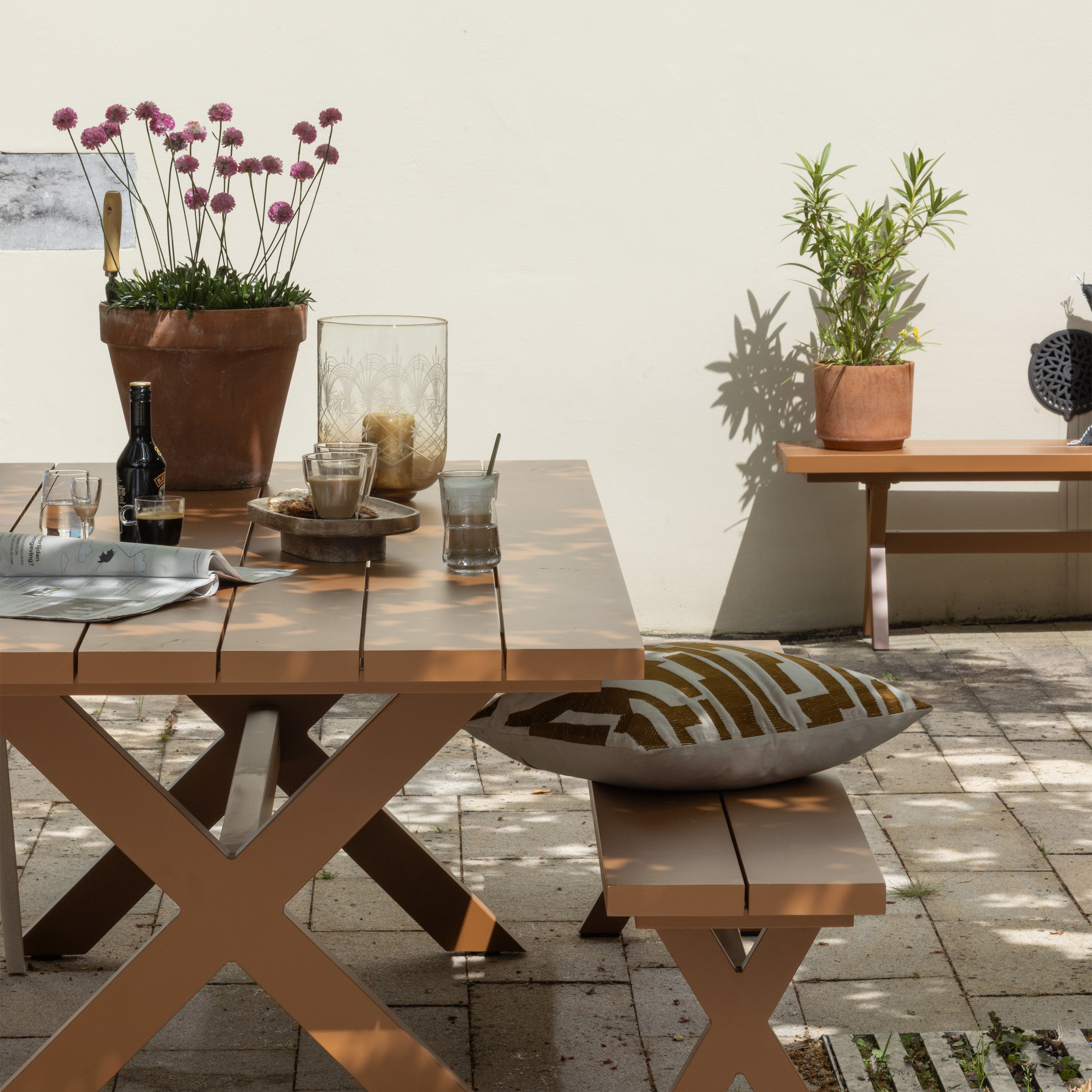 500030-T-500031-T-378634-WM-02_SF_WO_Delta_picknick_tuintafel_tuinbank_Bliss_tuinstoel_vierkant.png?auto=webp&format=png&width=1500&height=1500