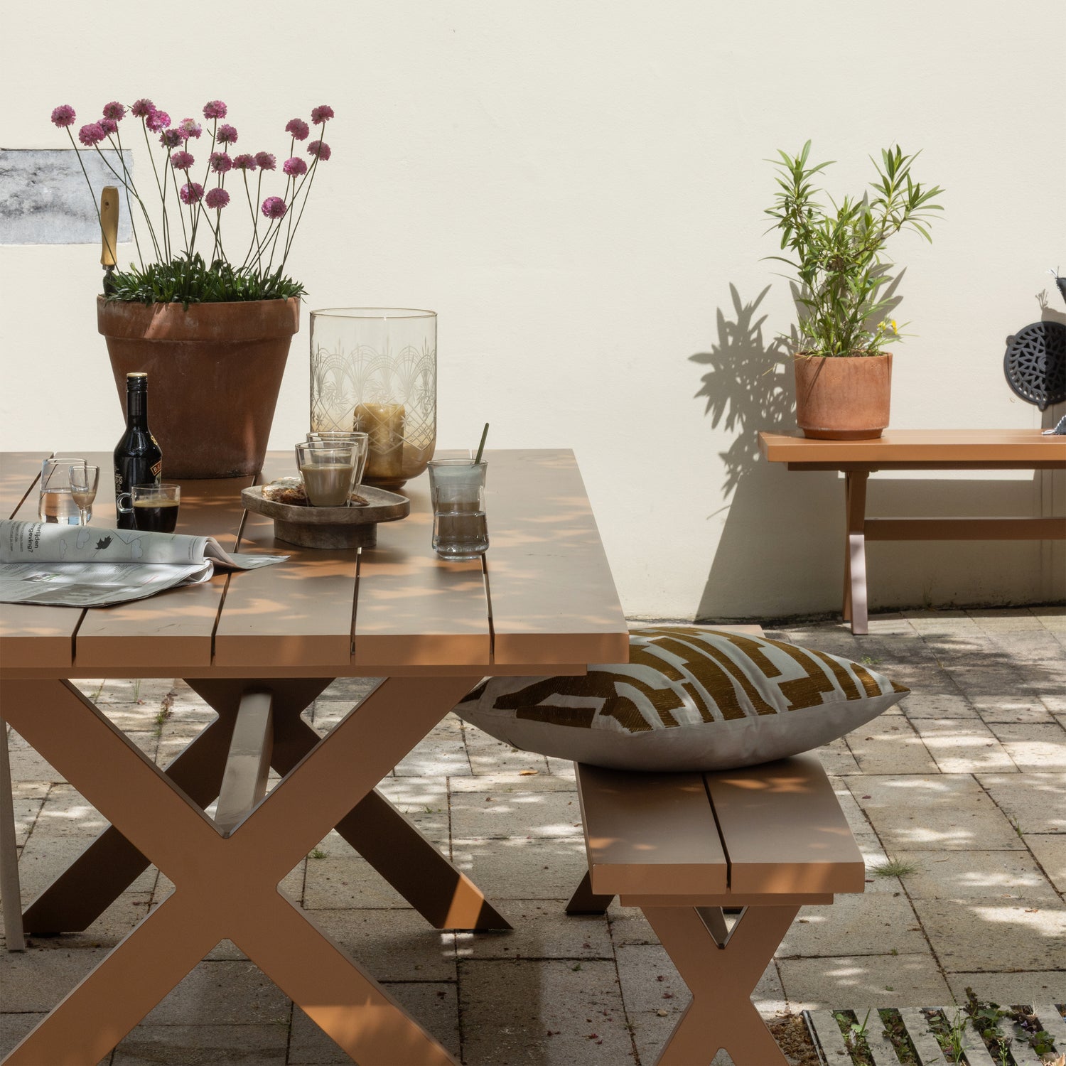 500030-T-500031-T-378634-WM-02_SF_WO_Delta_picknick_tuintafel_tuinbank_Bliss_tuinstoel_vierkant.png?auto=webp&format=png&width=1500&height=1500