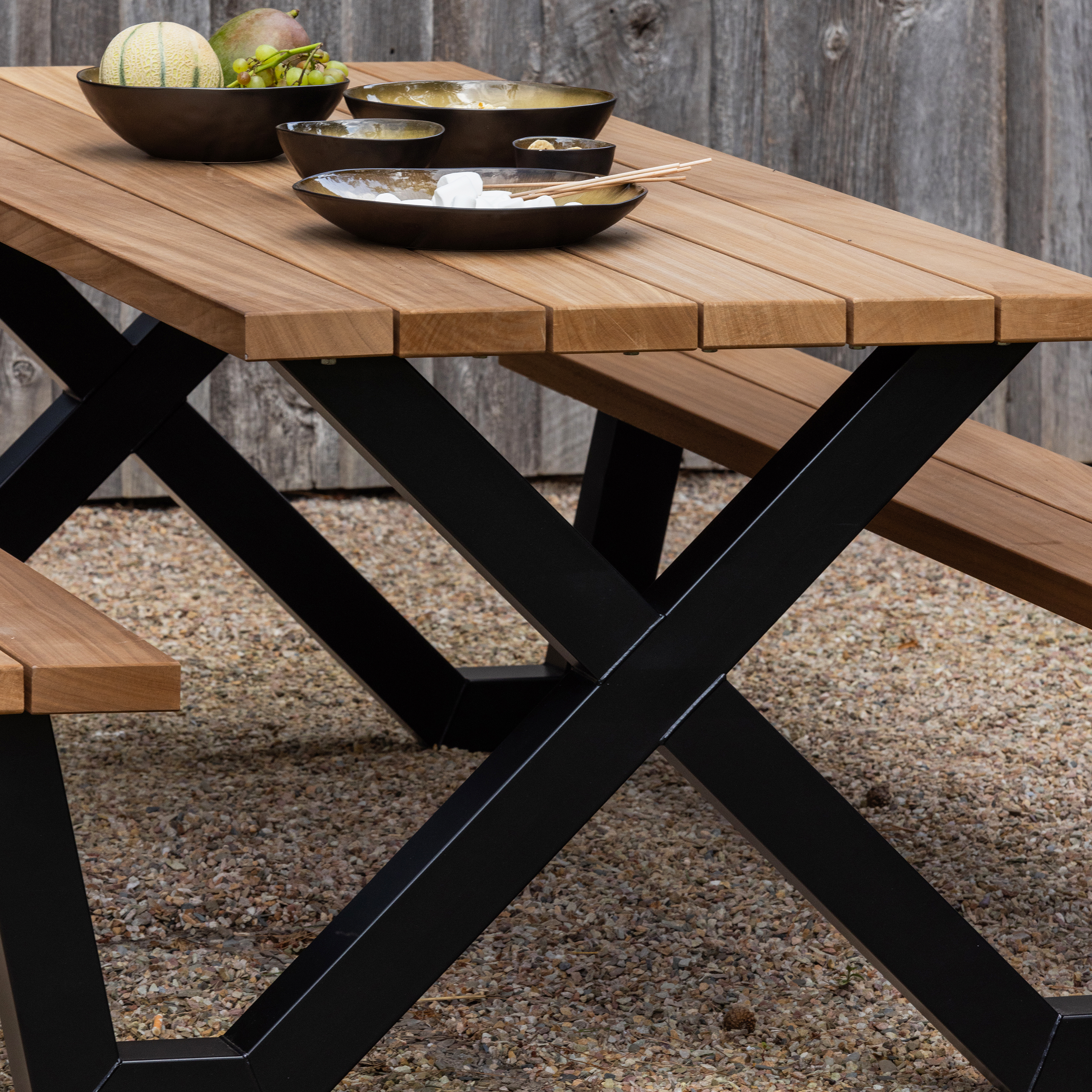 376036-N-02_SF_Tablo_outdoor_picnicktafel_ayous_naturel_x_poot_metaal_DETAIL.jpg?auto=webp&format=png&width=1500&height=1500