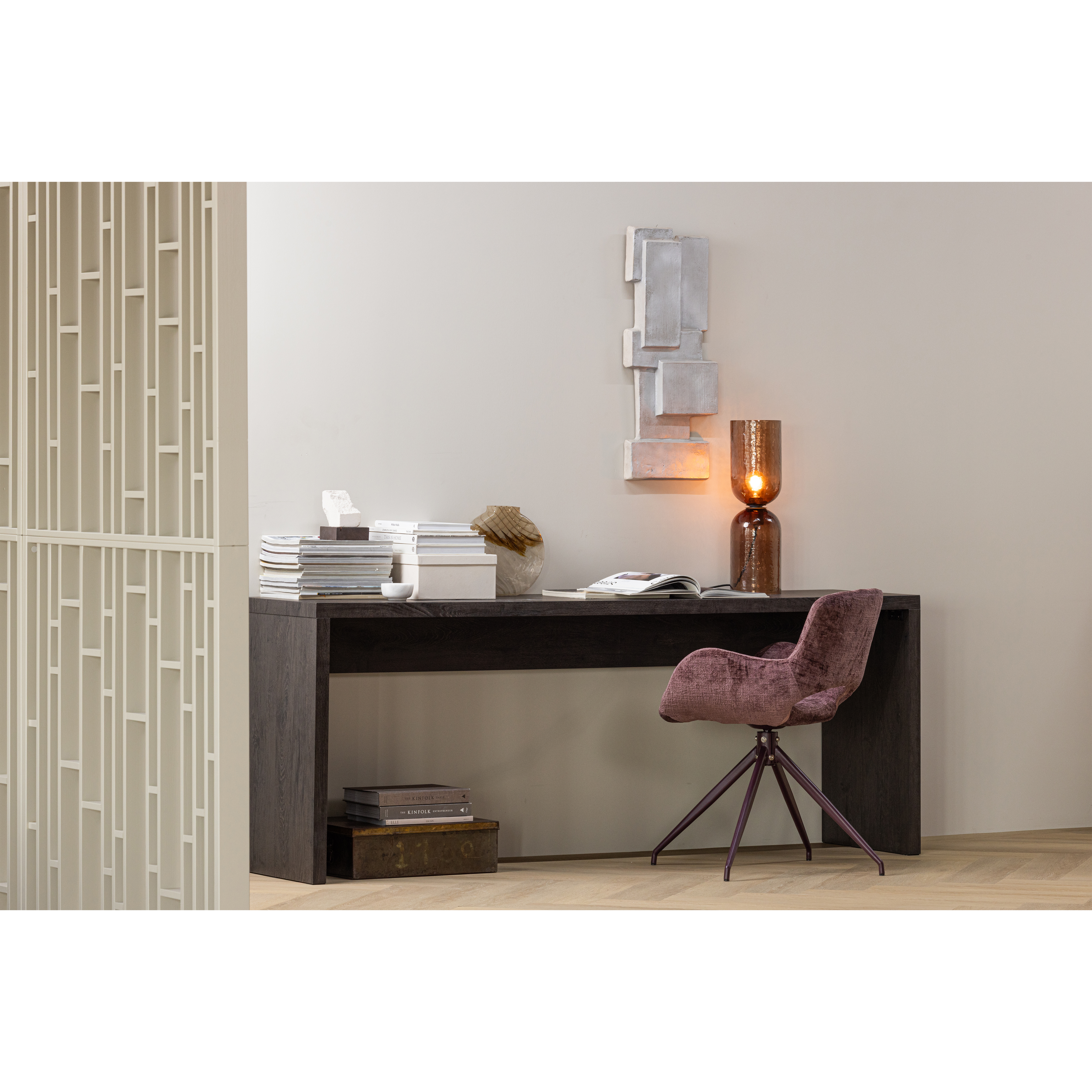 377562-P-377579-D-375034-B-01_SF_ES_Eliva_eetkamerstoel_Maan_sidetable_Gigi_tafellamp.png?auto=webp&format=png&width=1500&height=1500