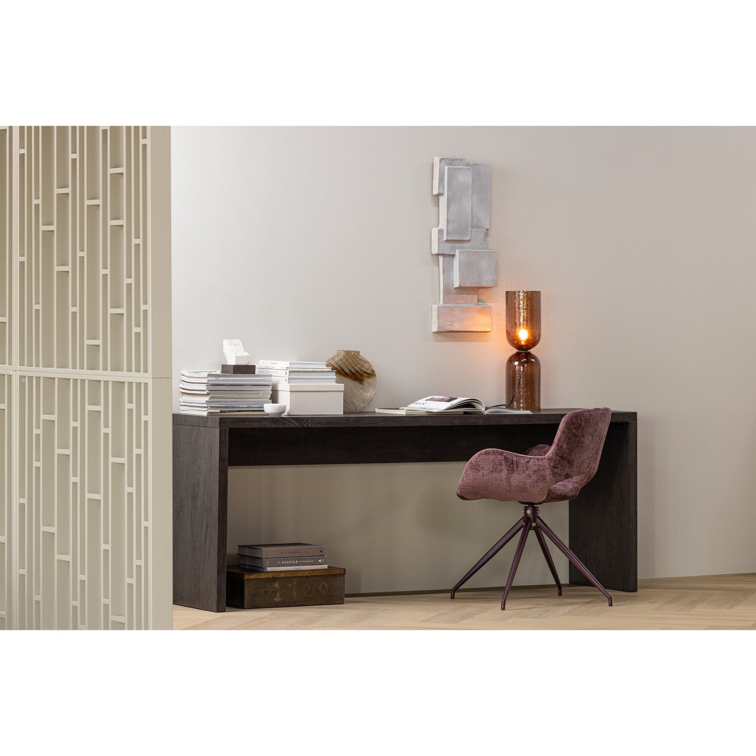 377562-P-377579-D-375034-B-01_SF_ES_Eliva_eetkamerstoel_Maan_sidetable_Gigi_tafellamp.png?auto=webp&format=png&width=1500&height=1500