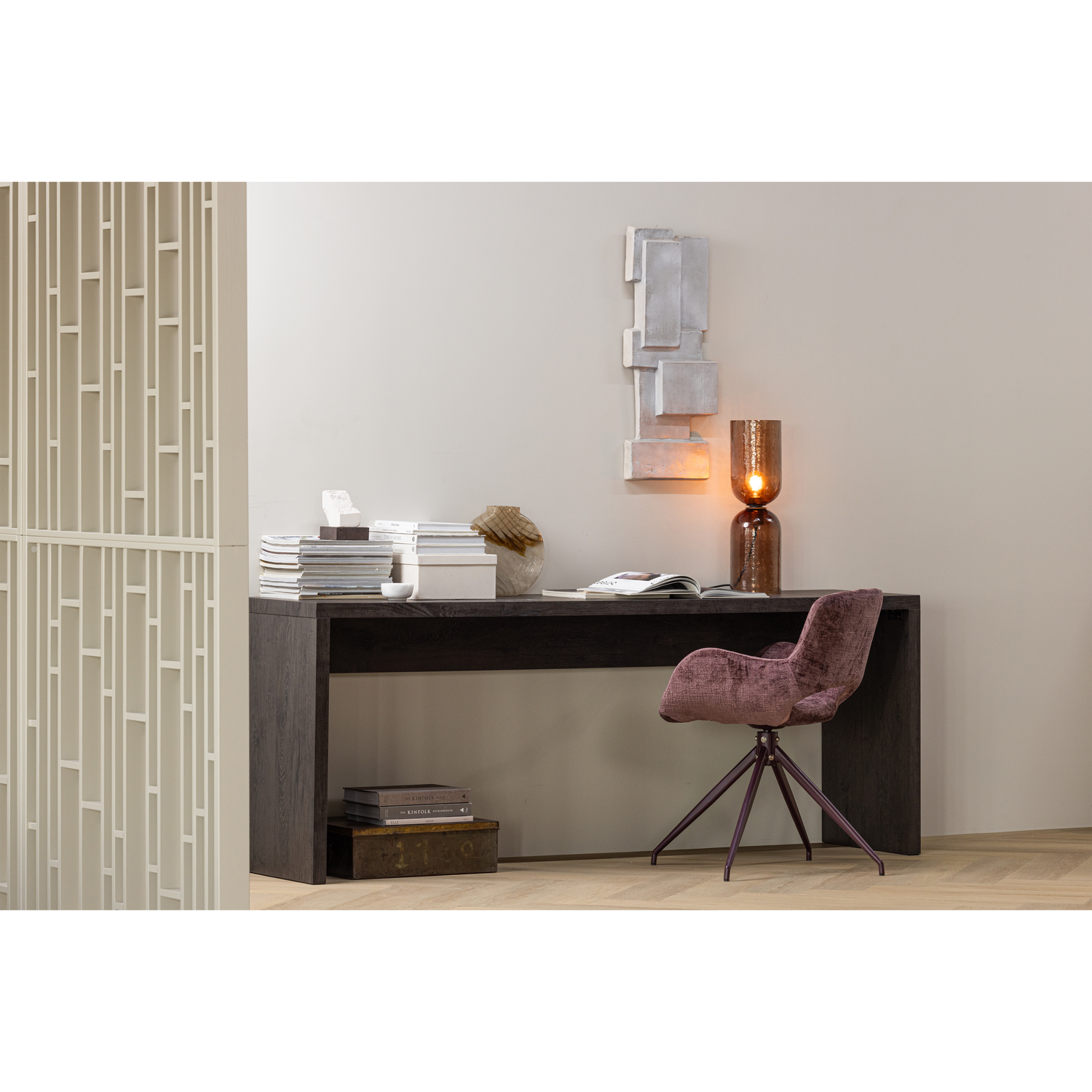 377562-P-377579-D-375034-B-01_SF_ES_Eliva_eetkamerstoel_Maan_sidetable_Gigi_tafellamp.png?auto=webp&format=png&width=1500&height=1500