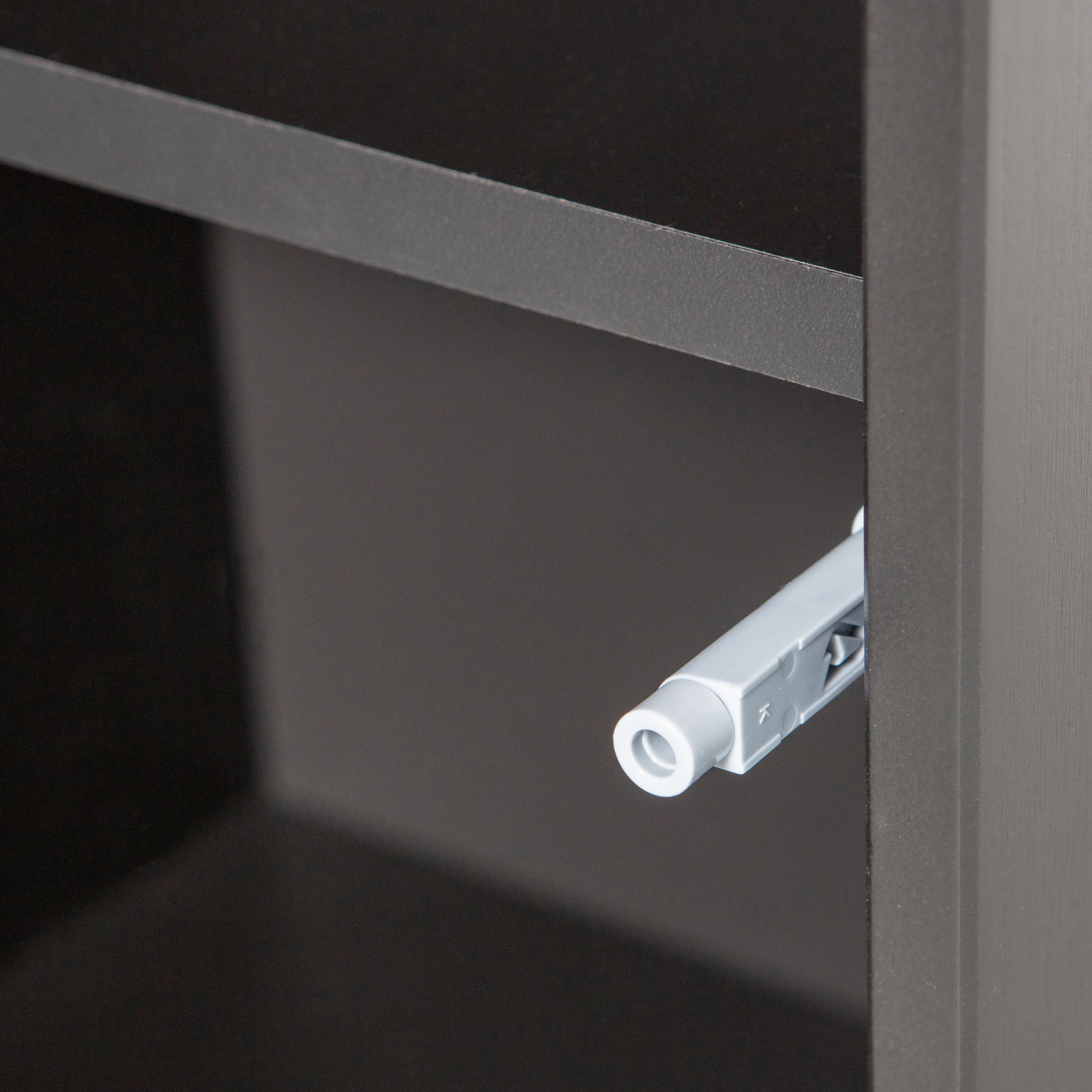 375472-Z-02_VS_FA_Teun_opbergkast_grenen_diep_zwart_detail.jpg?auto=webp&format=png&width=1500&height=1500