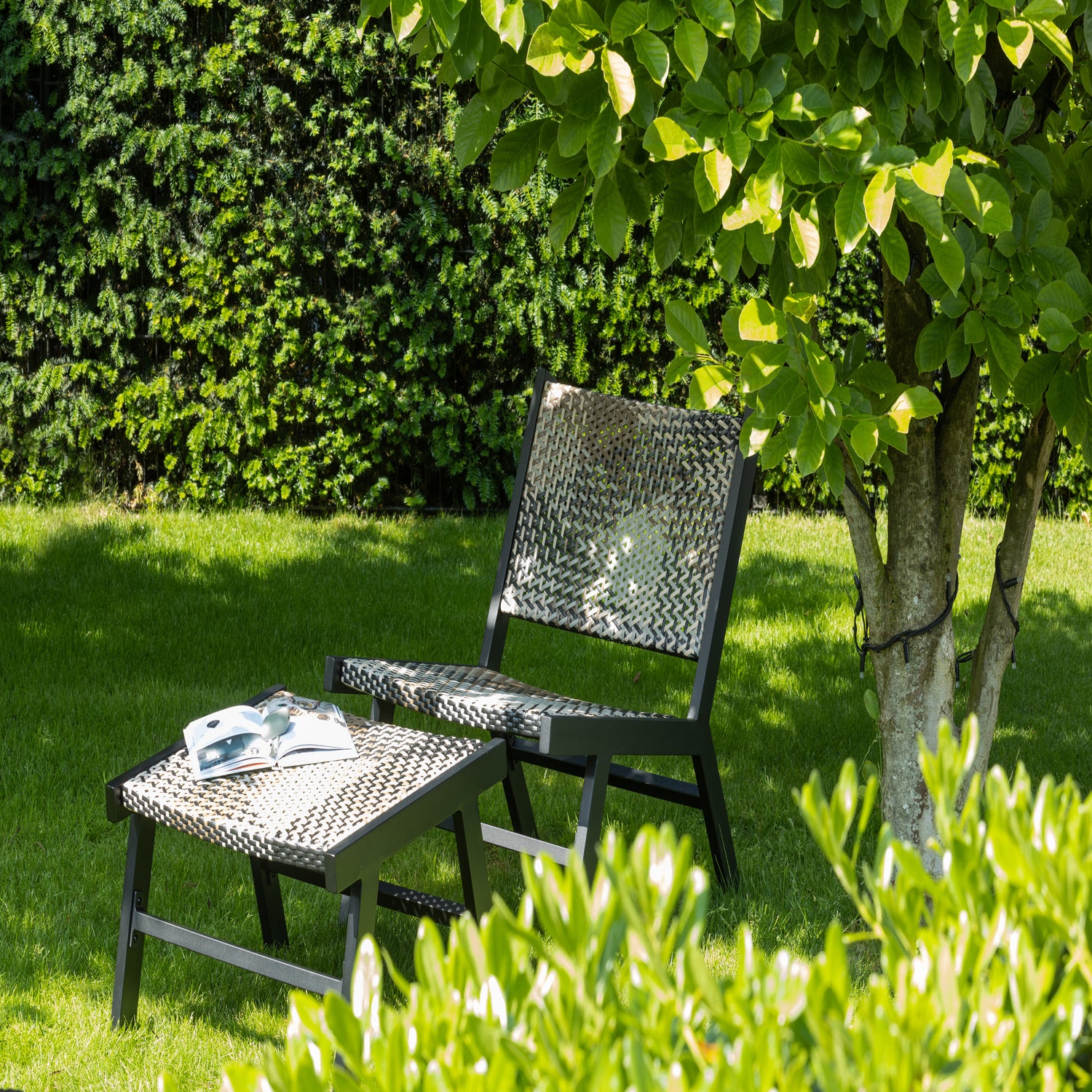 377341-M-377342-M-02_SF_FA_Pom_fauteuil_hocker_aluminium.jpg?auto=webp&format=png&width=1500