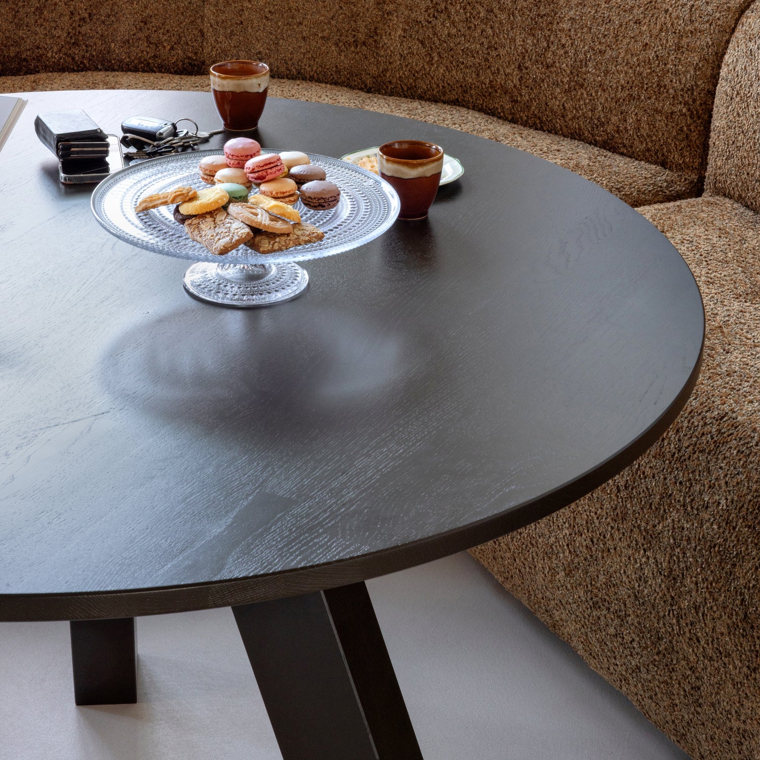 375419-MI_02_SF_ES_Rhonda_eettafel_129cm_eiken_middenbruin_vierkant.jpg?auto=webp&format=png&width=1500&height=1500