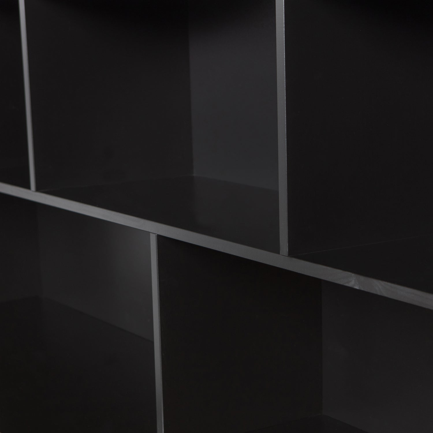 373565-Z-01_VS_WE_New_Gravure_opzetkast_grenen_zwart_detail.png?auto=webp&format=png&width=1500&height=1500