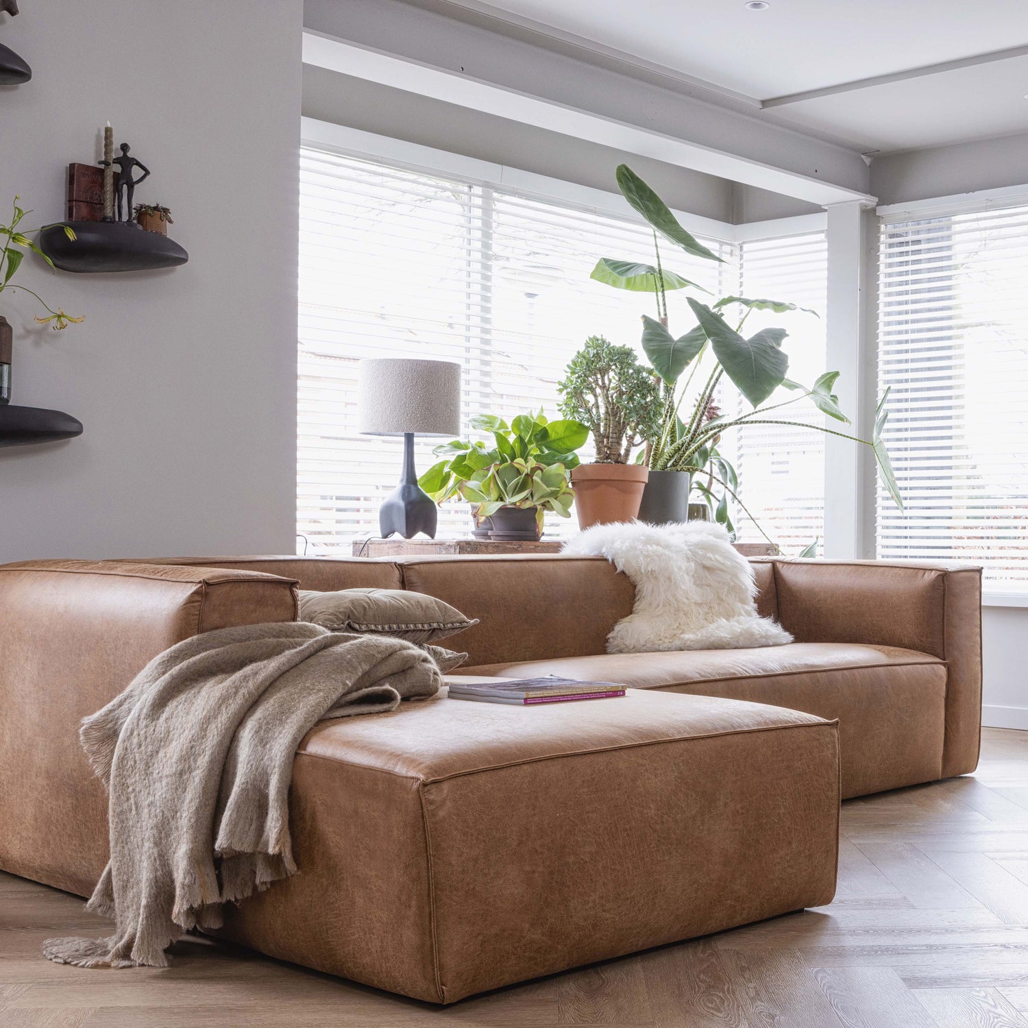 375694-C-01_SF_FA_Bean_hoekbank_cognac_VIERKANT.jpg?auto=webp&format=png&width=1500&height=1500