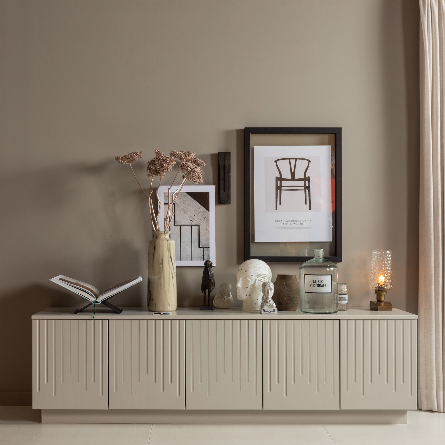 801441-M-01_SF_BP_Pencil_tv_meubel_grenen_mist_VIERKANT.jpg?auto=webp&format=png&width=1500&height=1500