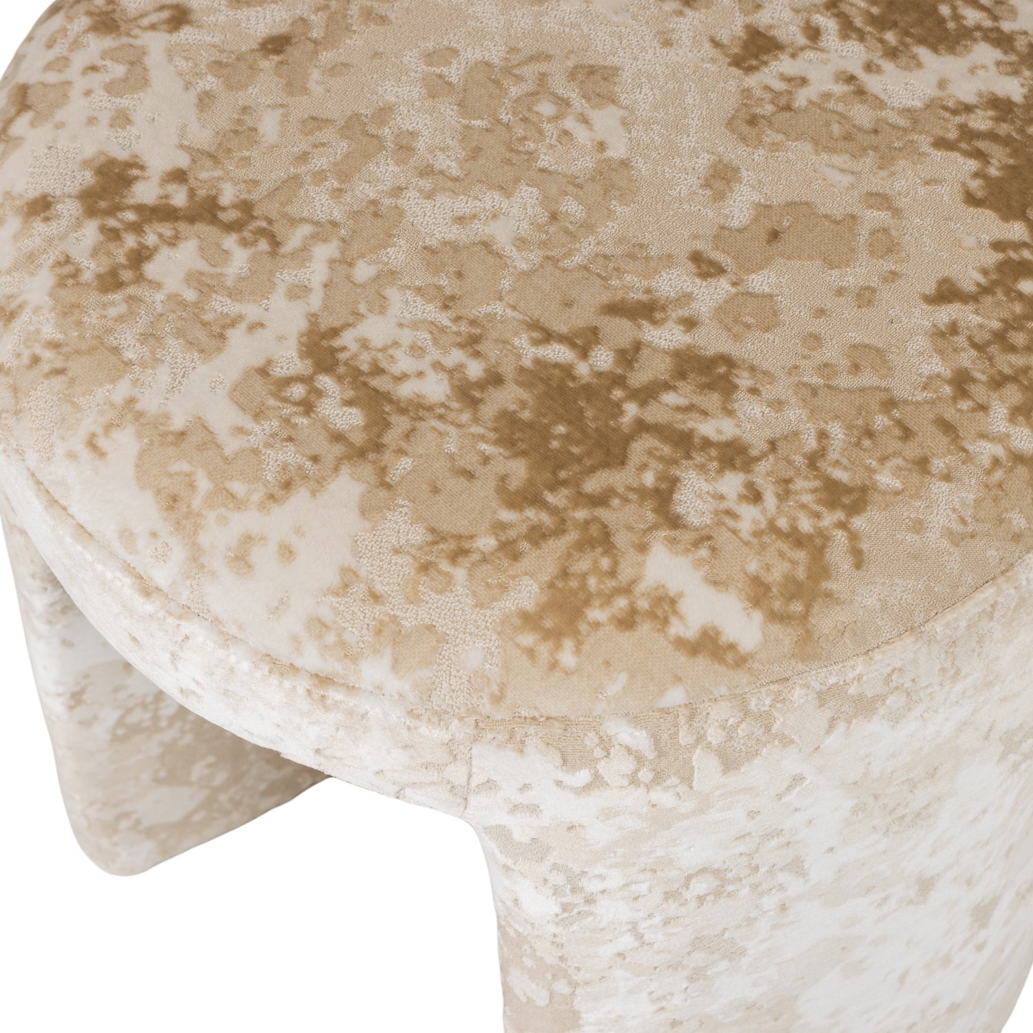 374979-B_01_VS_ES_Charlie_gestoffeerde_kruk_structuur_beige__fsc__detail.png?auto=webp&format=png&width=1500&height=1500