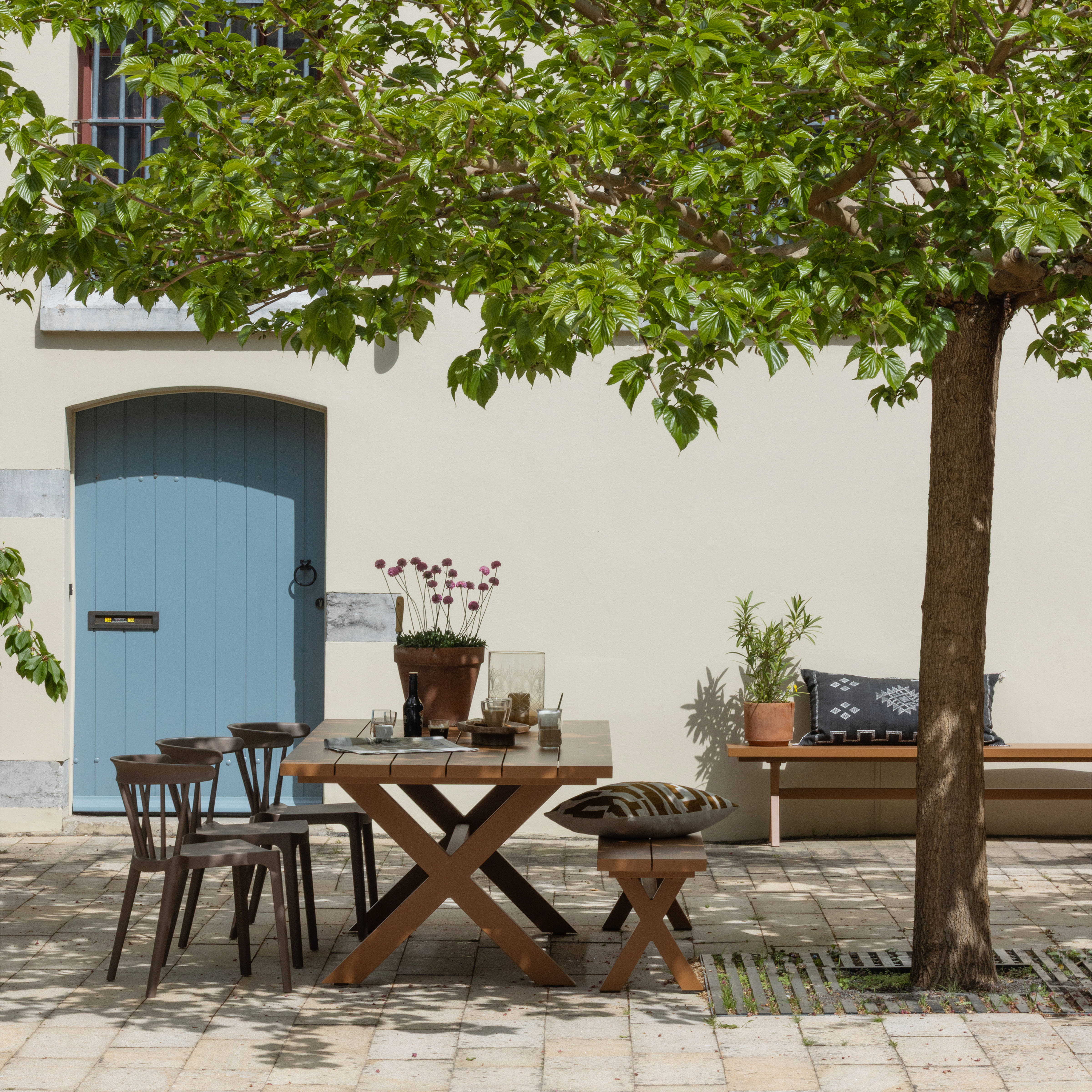 500030-T-500031-T-378634-BM-01_SF_WO_Delta_picknick_tuintafel_tuinbank_Bliss_tuinstoel_vierkant.png?auto=webp&format=png&width=1500&height=1500