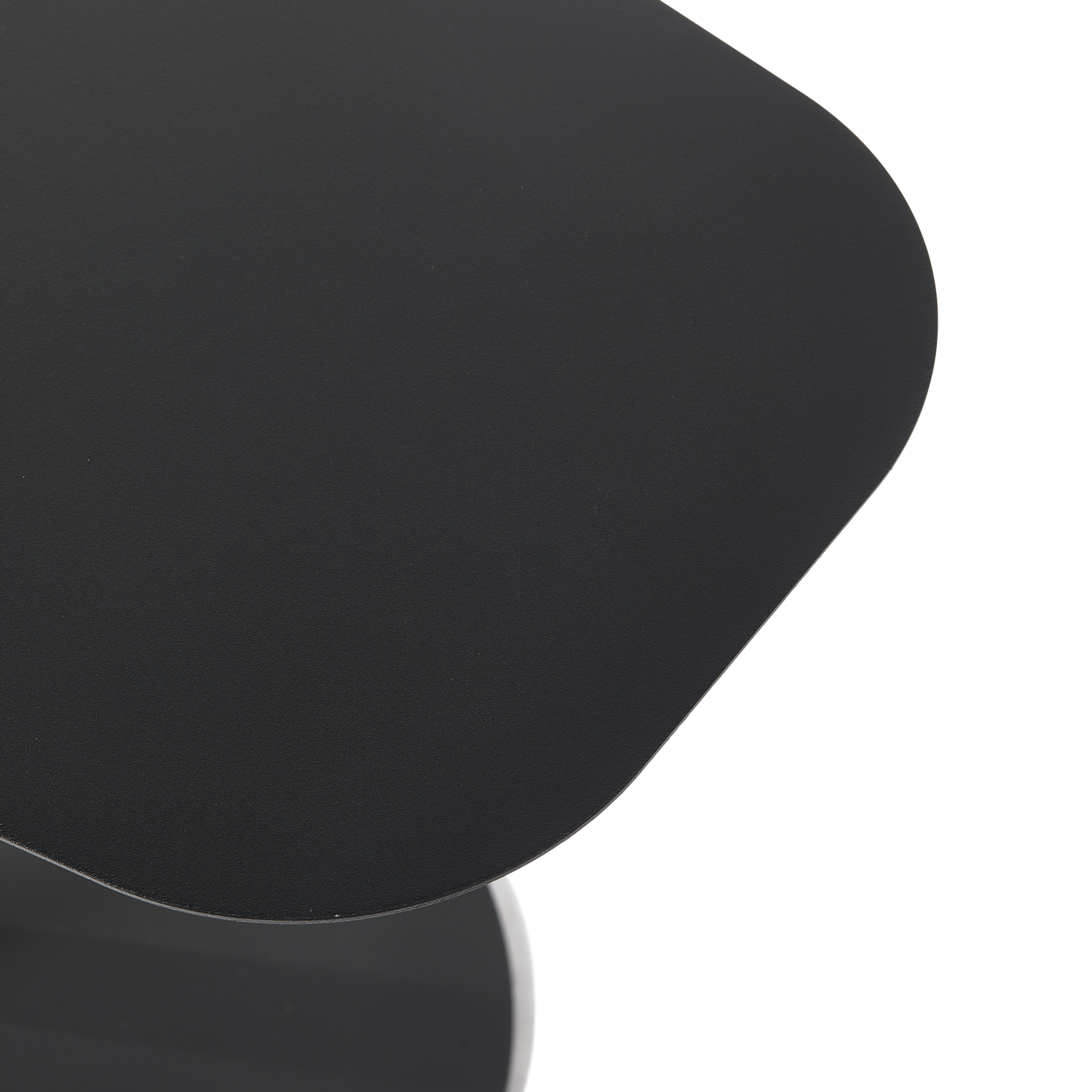 374061-Z-01_VS_FA_Lia_bijzettafel_metaal_zwart_detail.png?auto=webp&format=png&width=1500&height=1500