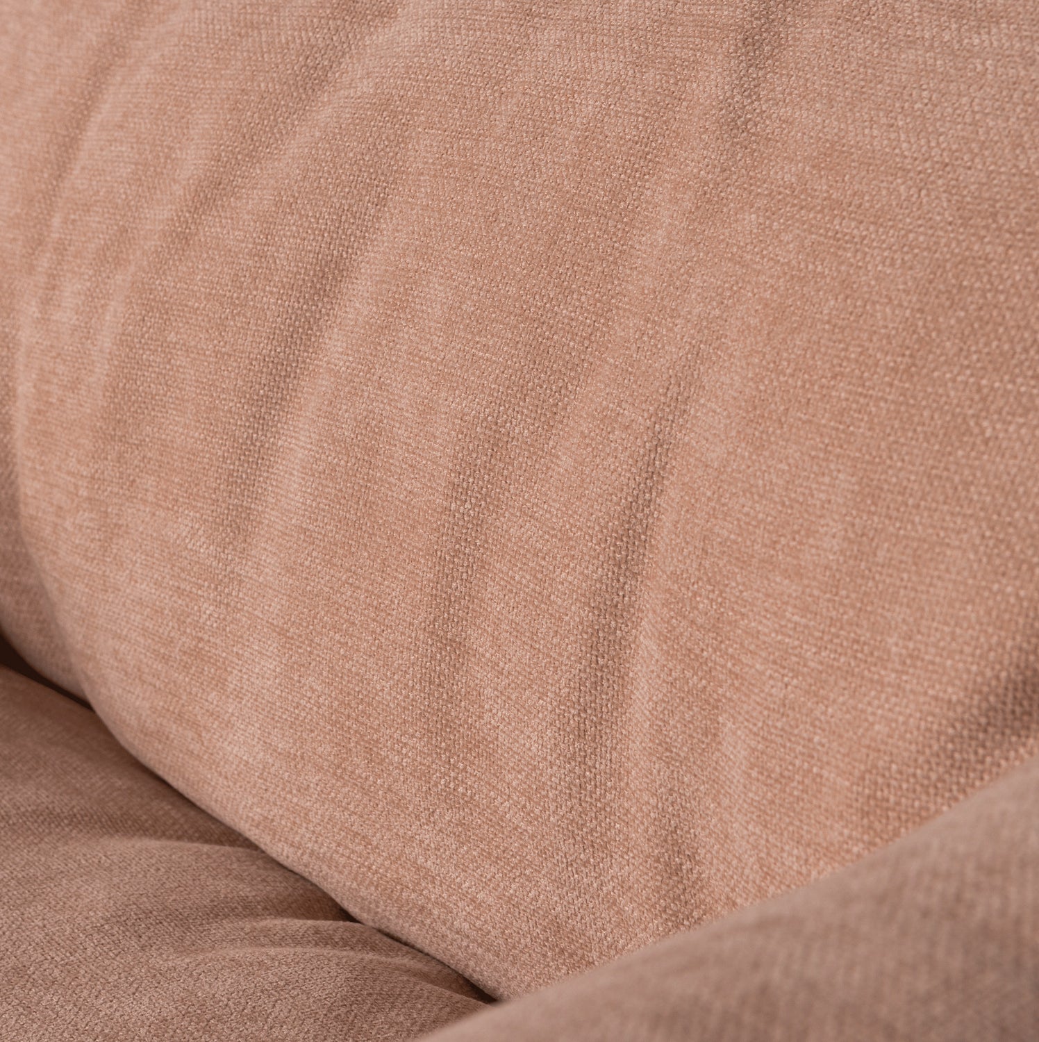 377526-OP-01_VS_WE_Baggy_draaifauteuil_geweven_chenille_oudroze_detail_C1.png?auto=webp&format=png&height=1500