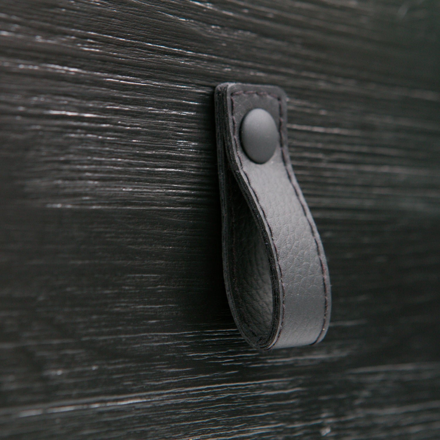 373674-Z-01_VS_FA_Zola_nachtkastje_zwart_detail.jpg?auto=webp&format=png&width=1500&height=1500