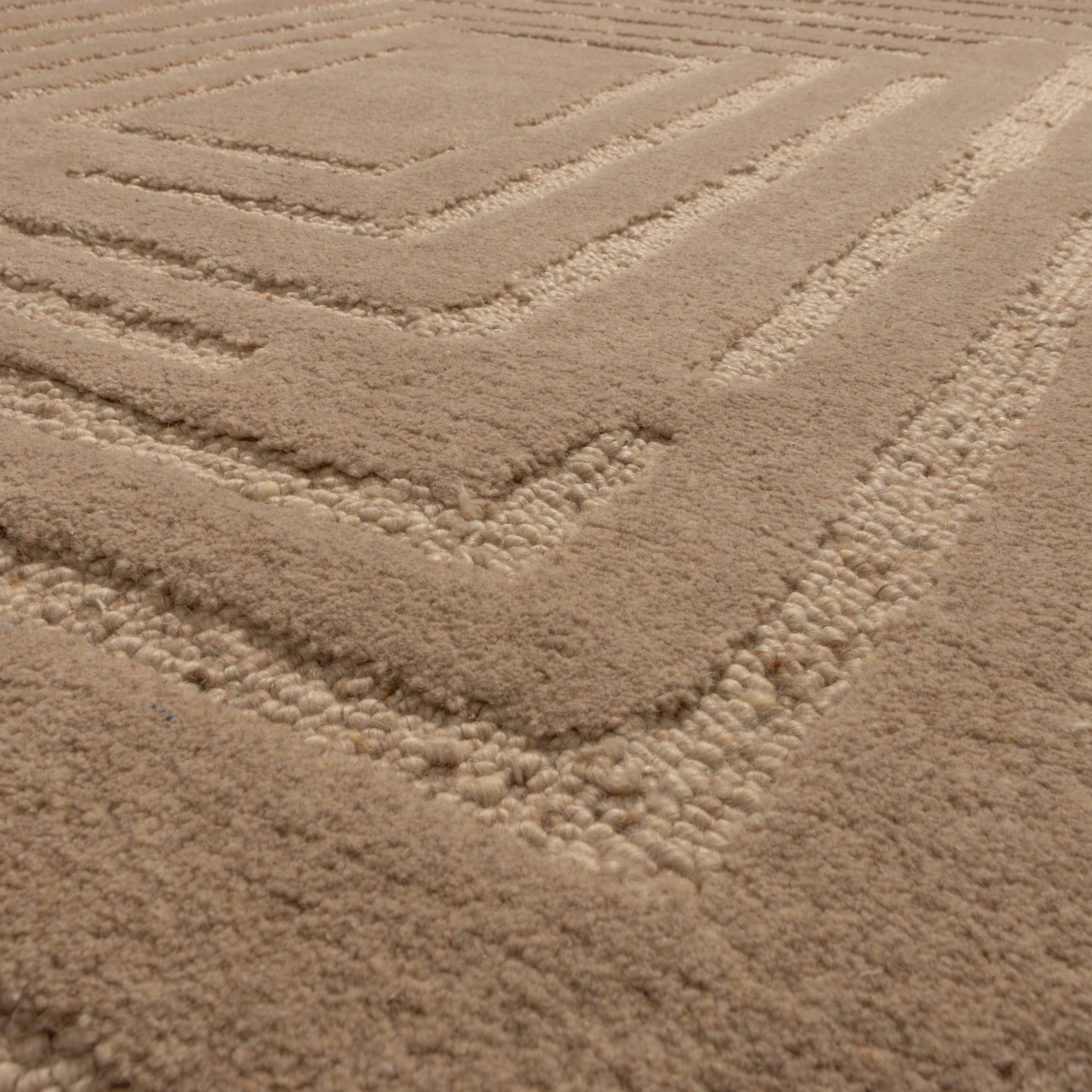 375048-Z-01_VS_WE_Alicia_vloerkleed_wol_zand_170x240cm_detail.png?auto=webp&format=png&width=1500&height=1500