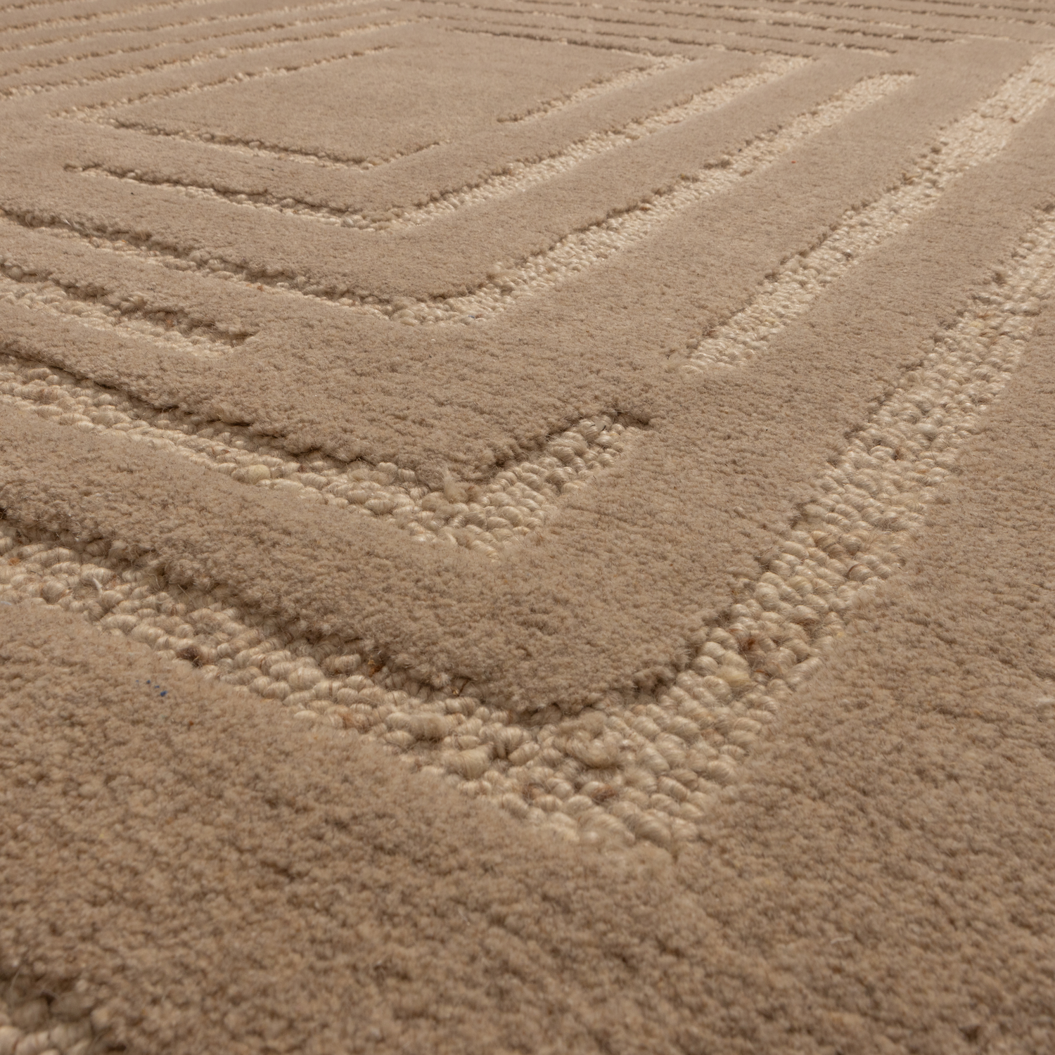 375048-Z-01_VS_WE_Alicia_vloerkleed_wol_zand_170x240cm_detail.png?auto=webp&format=png&width=1500&height=1500