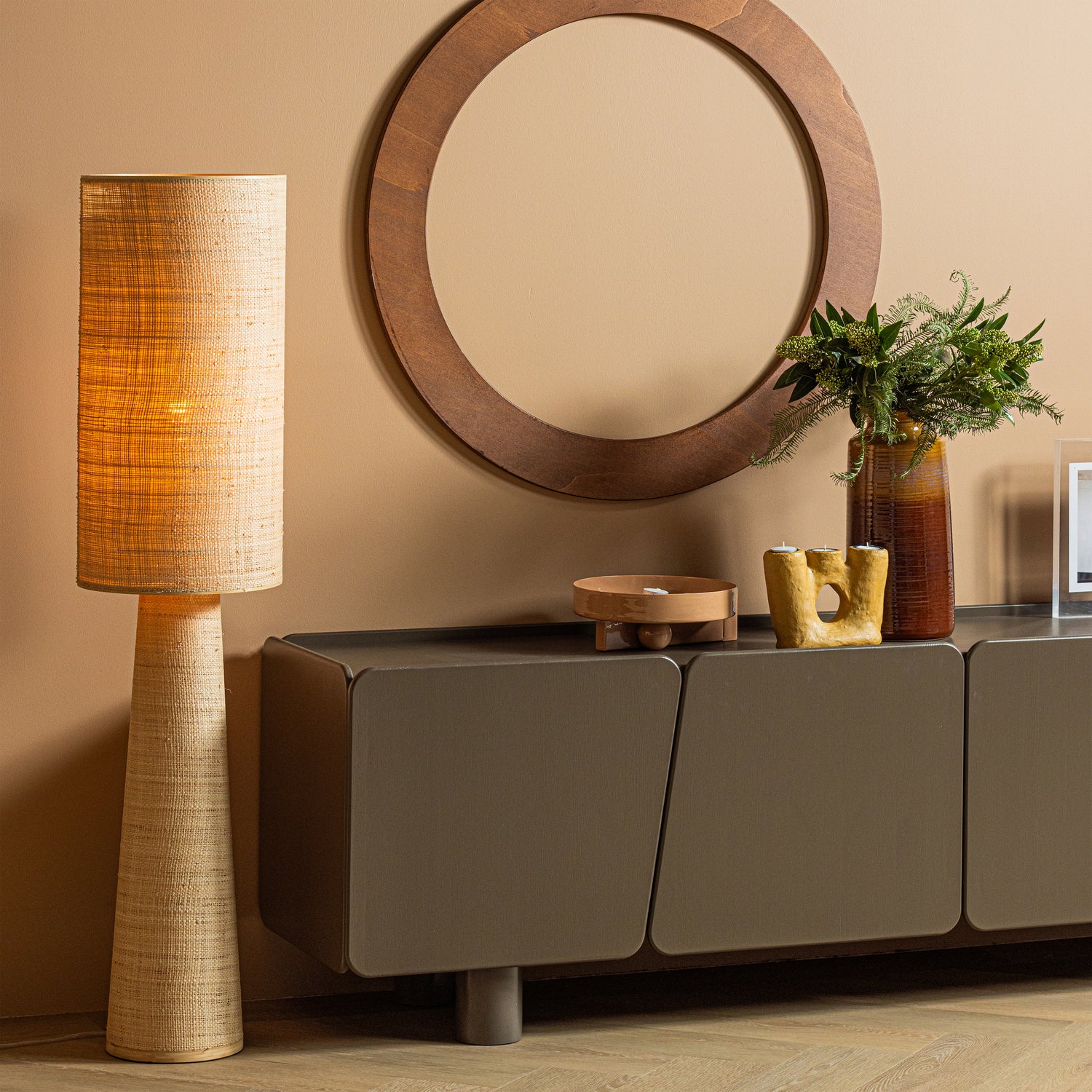 377813-N__375066-ER-02_SF_Syro_naturel_Decennia_geelbruin_vierkant.jpg?auto=webp&format=png&width=1500&height=1500