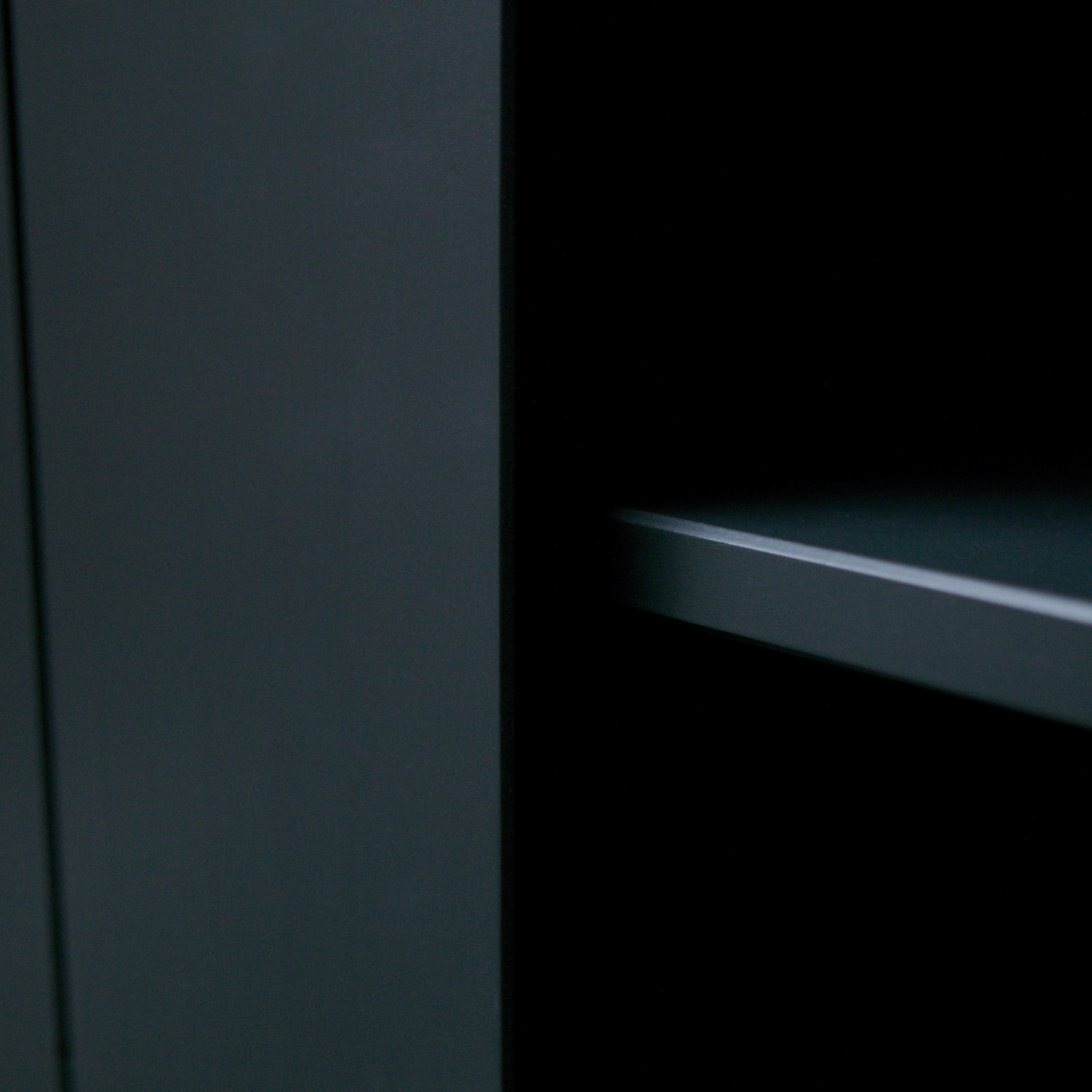 373661-Z-02_VS_BL_Move_schuifdeurkast_zwart_detail.jpg?auto=webp&format=png&width=1500&height=1500