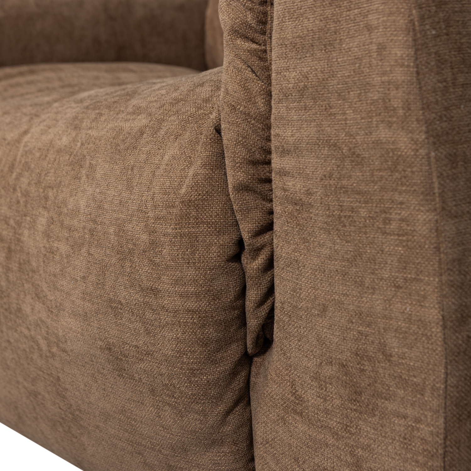 377525-BR-02_VS_WE_Baggy_loveseat_geweven_chenille_bruin_detail_C2.png?auto=webp&format=png&width=1500&height=1500