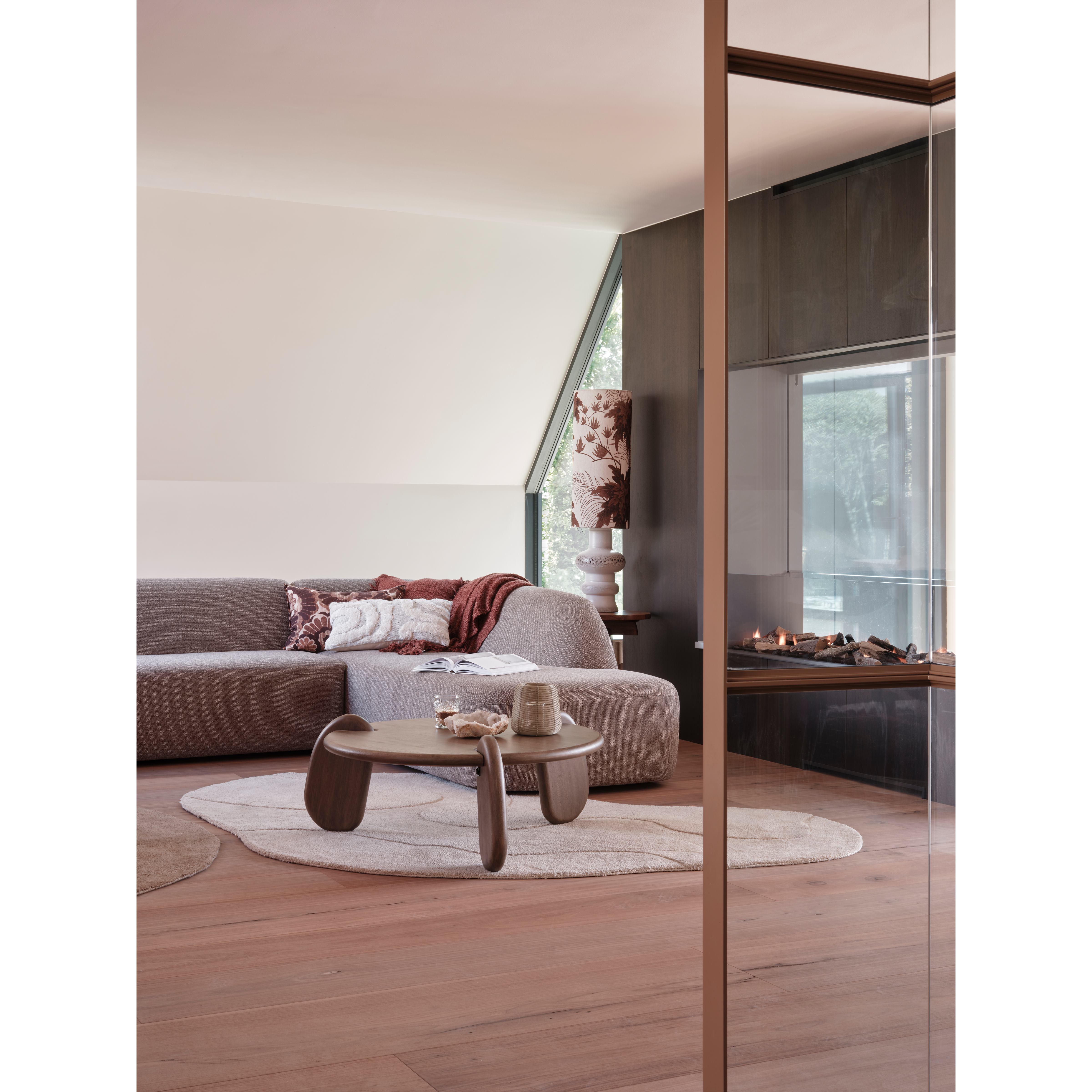 801367-G-373533-M-801330-W-200392-R-01_SF_BL_Sloping_u-vorm_Alya_vloerkleed_Imbue_Schrab.png?auto=webp&format=png&width=1500&height=1500