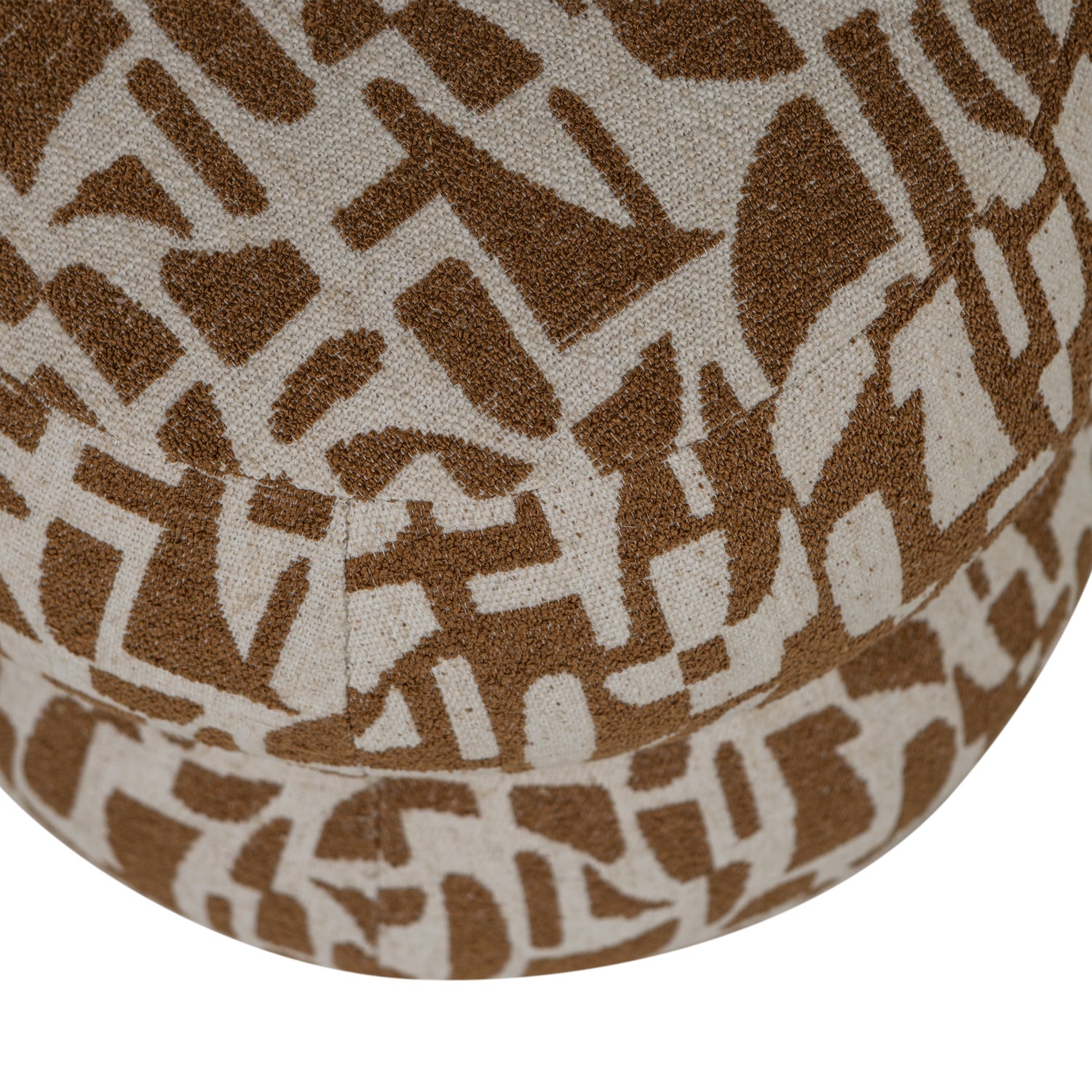 377630-B-01_VS_ES_Anic_poef_met_grafisch_patroon_bruin_C1.png?auto=webp&format=png&width=1500&height=1500