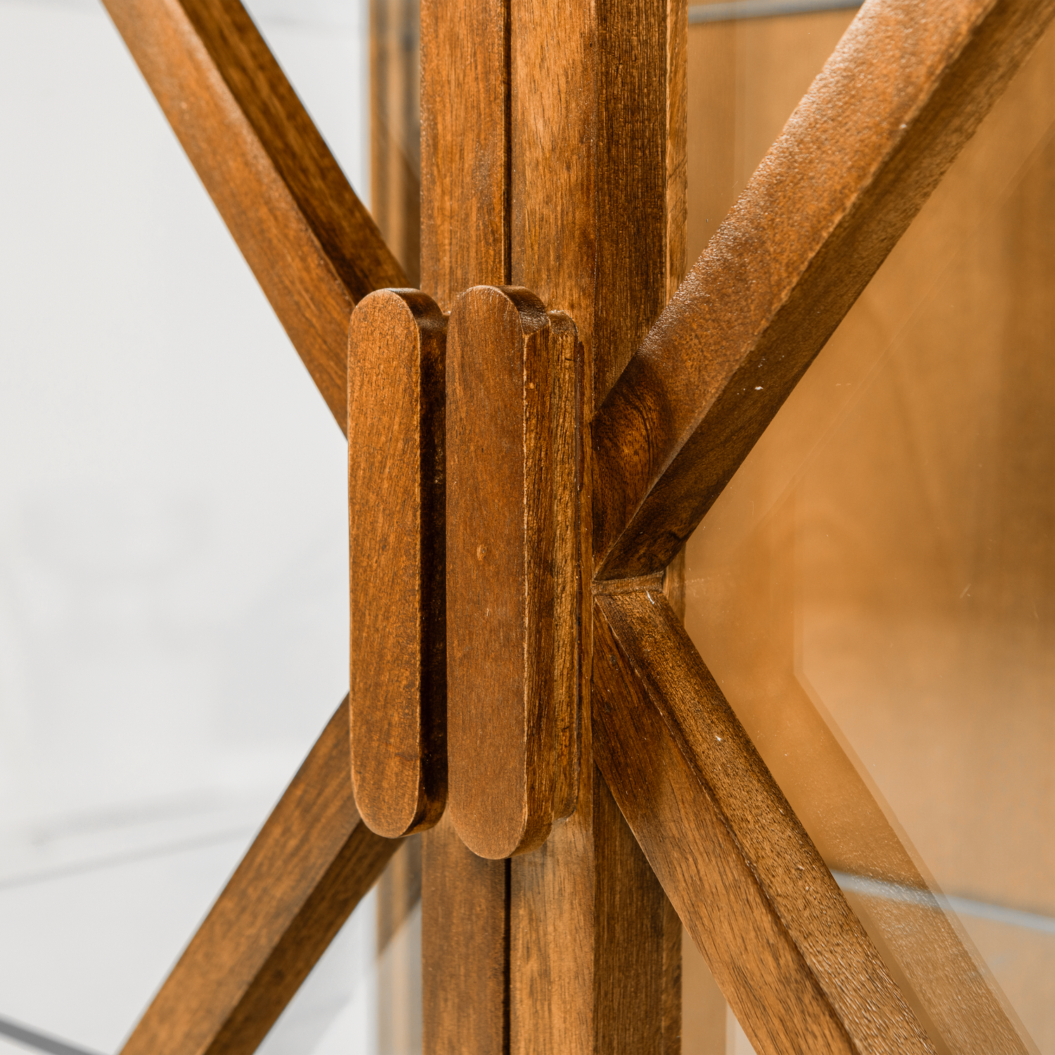 377621-N-01_VS_WP_kella_2-drs_kast_mango_hout_naturel_C1.png?auto=webp&format=png&width=1500&height=1500