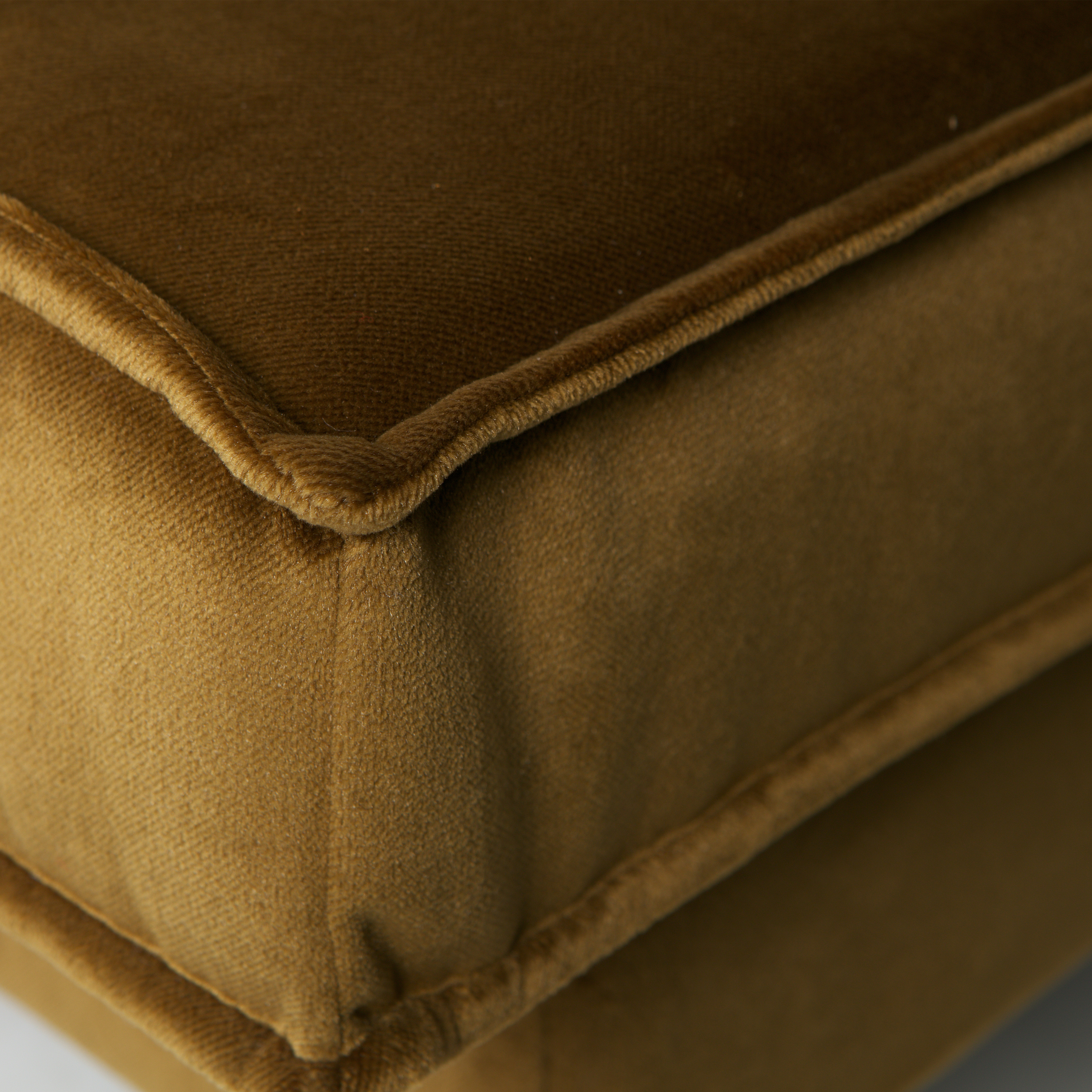 800743-14-02_VS_BP_Rodeo_daybed_left_detail.jpg?auto=webp&format=png&width=1500&height=1500