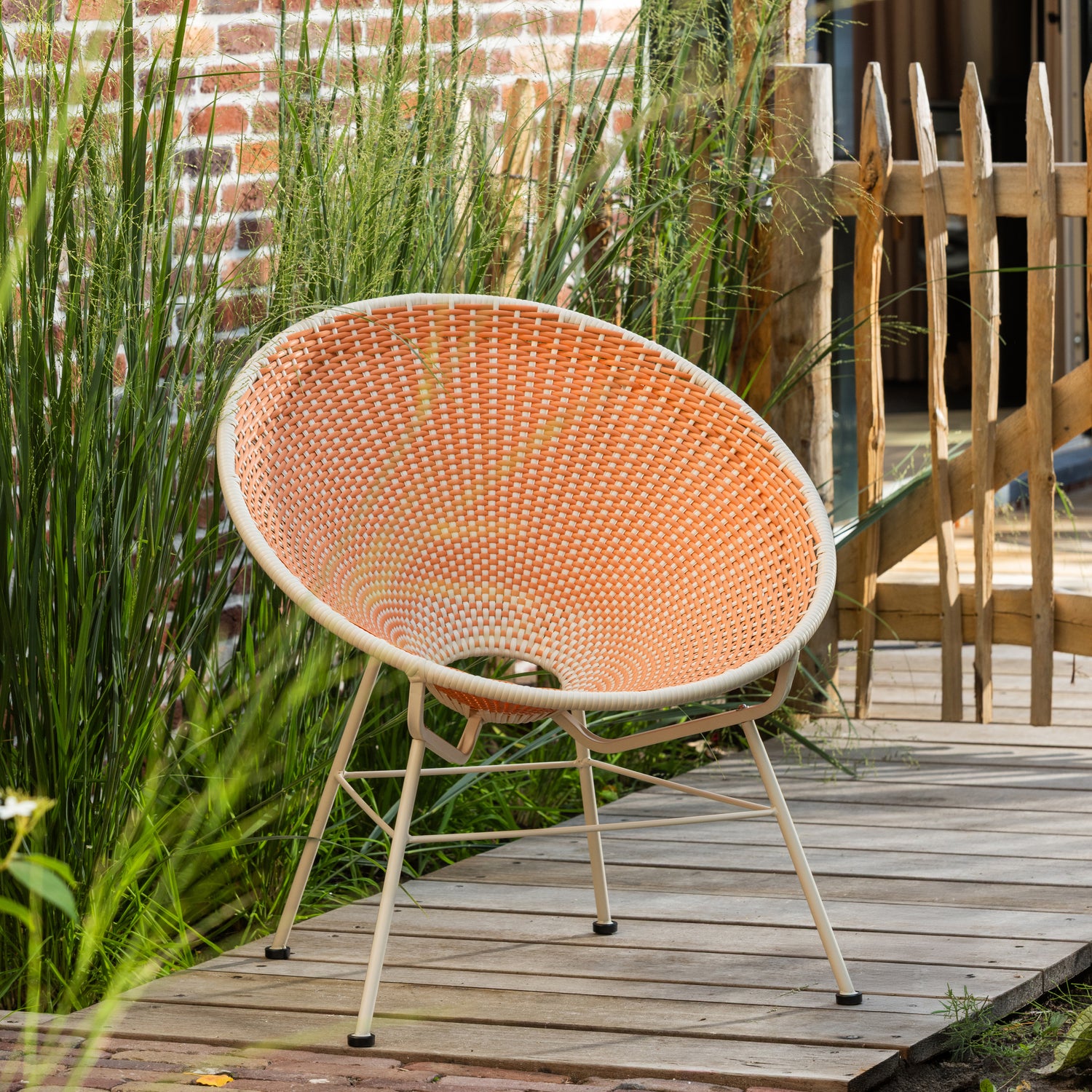 377705-O_01_SF_WO_Kazoun_tuin_loungestoel_wicker_oranje.jpg?auto=webp&format=png&width=1500&height=1500