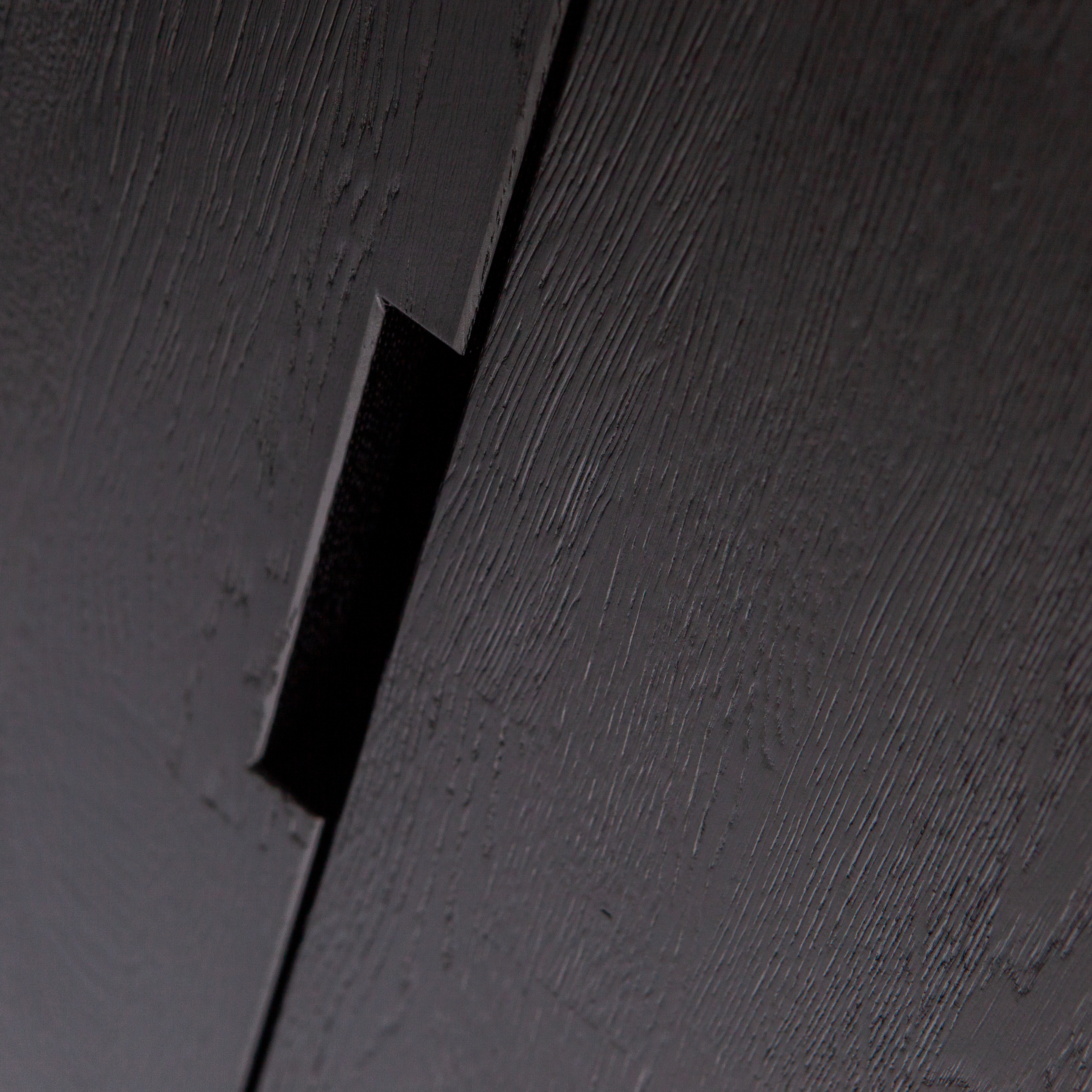 373384-BN-02_VS_WE_Silas_hoge_kast_eiken_black_night_detail.jpg?auto=webp&format=png&width=1500&height=1500