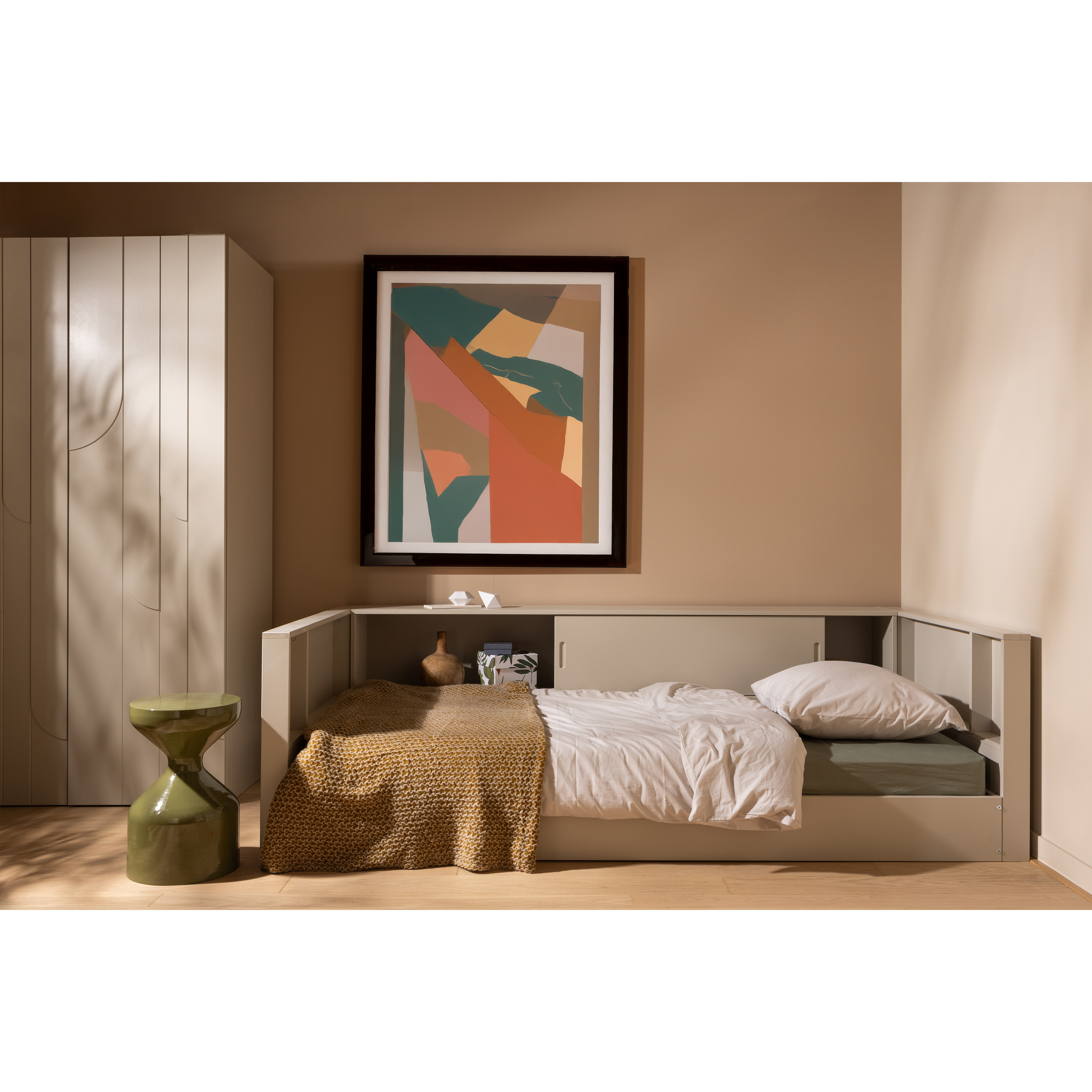 377591-D-374050-G-02_SF_ES_Carter_bedbank_grenen_dust_Floyd_bijzettafel.png?auto=webp&format=png&width=1500&height=1500