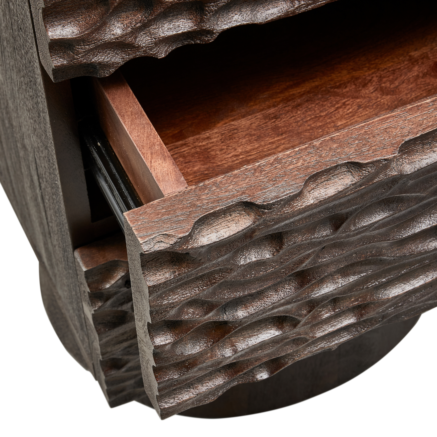 375039-W-02_VS_WE_Crumble_carved_nachtkastje_met_lades_mango_hout_walnoot_detail.png?auto=webp&format=png&width=1500&height=1500