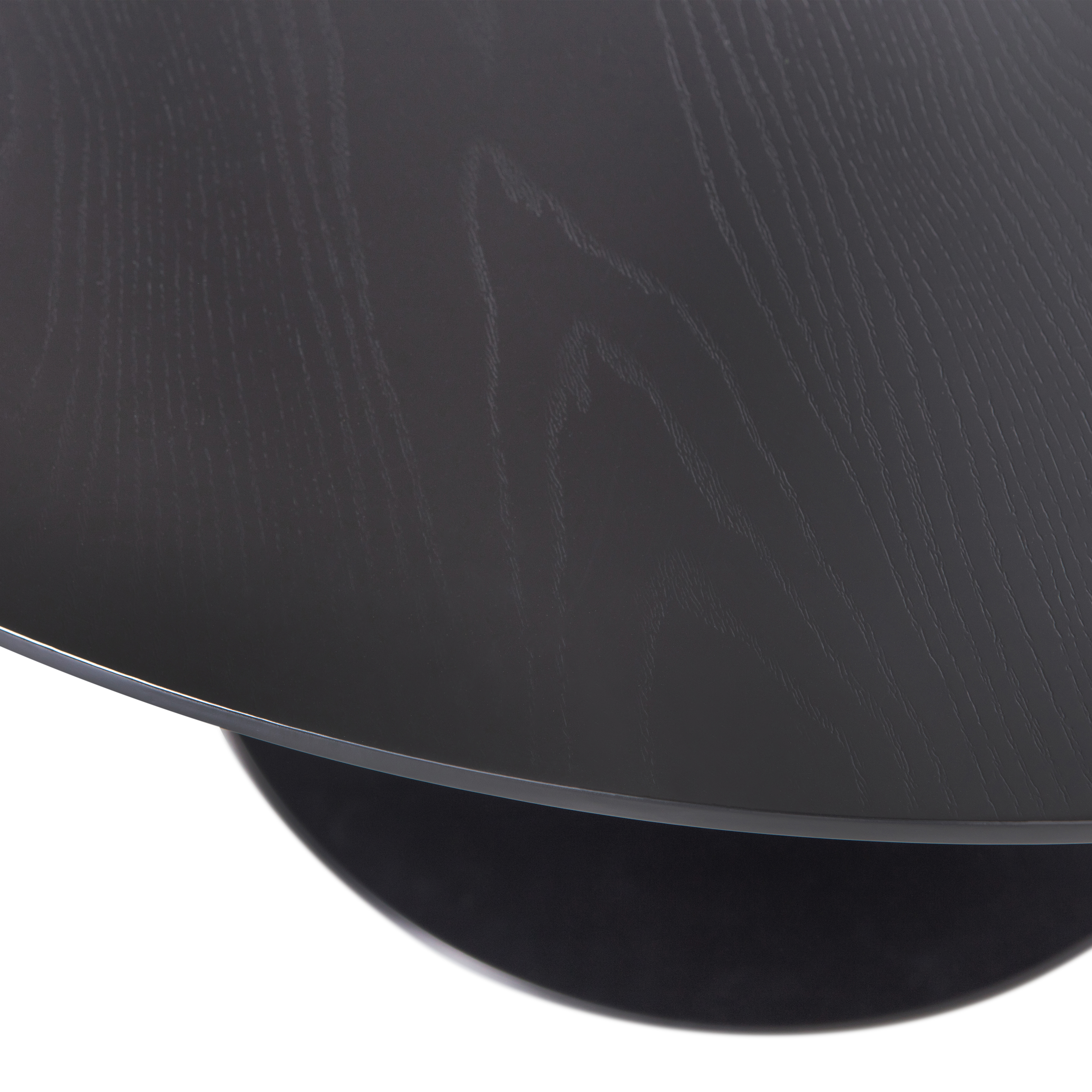 377300-Z-01_VS_WE_Sammy_eettafel_trompetvoet_rond_mdf_zwart_O120CM_detail.jpg?auto=webp&format=png&width=1500&height=1500