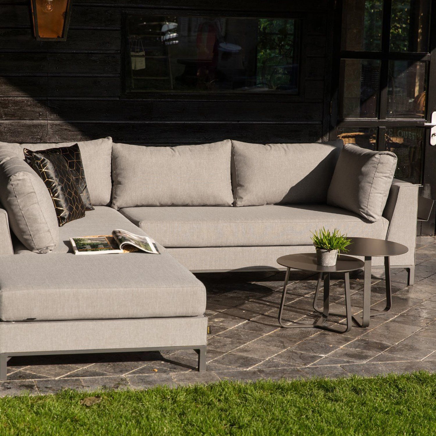 CH5800LTA-01_SF_EXT_Sicilie_loungeset_links_taupe_VIERKANT.jpg?auto=webp&format=png&width=1500&height=1500