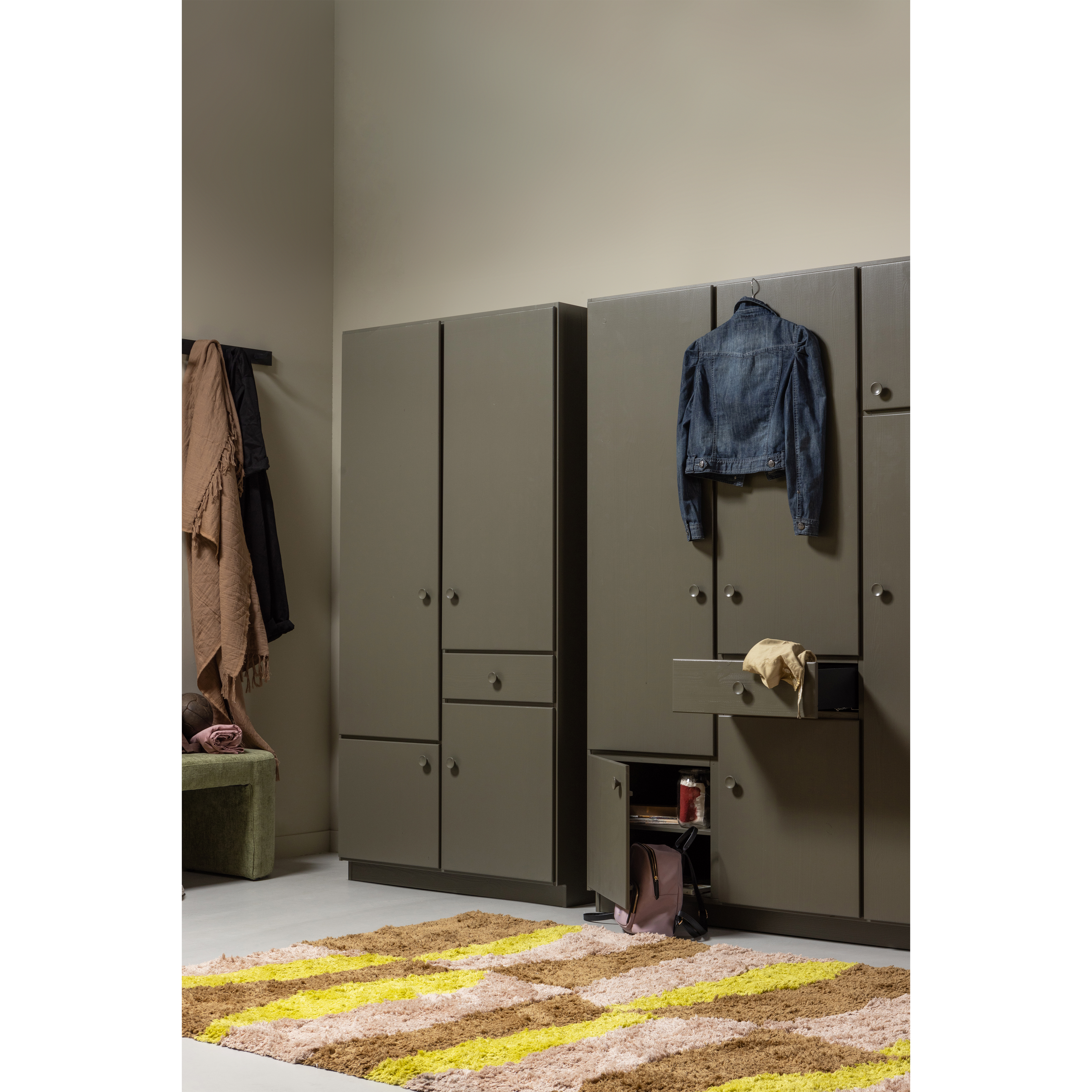 375186-FR-375187-FR-375071-N-02_SF_WE_Alfie_kledingkast_smal_107cm_breed_160cm_Musa.jpg?auto=webp&format=png&width=1500&height=1500