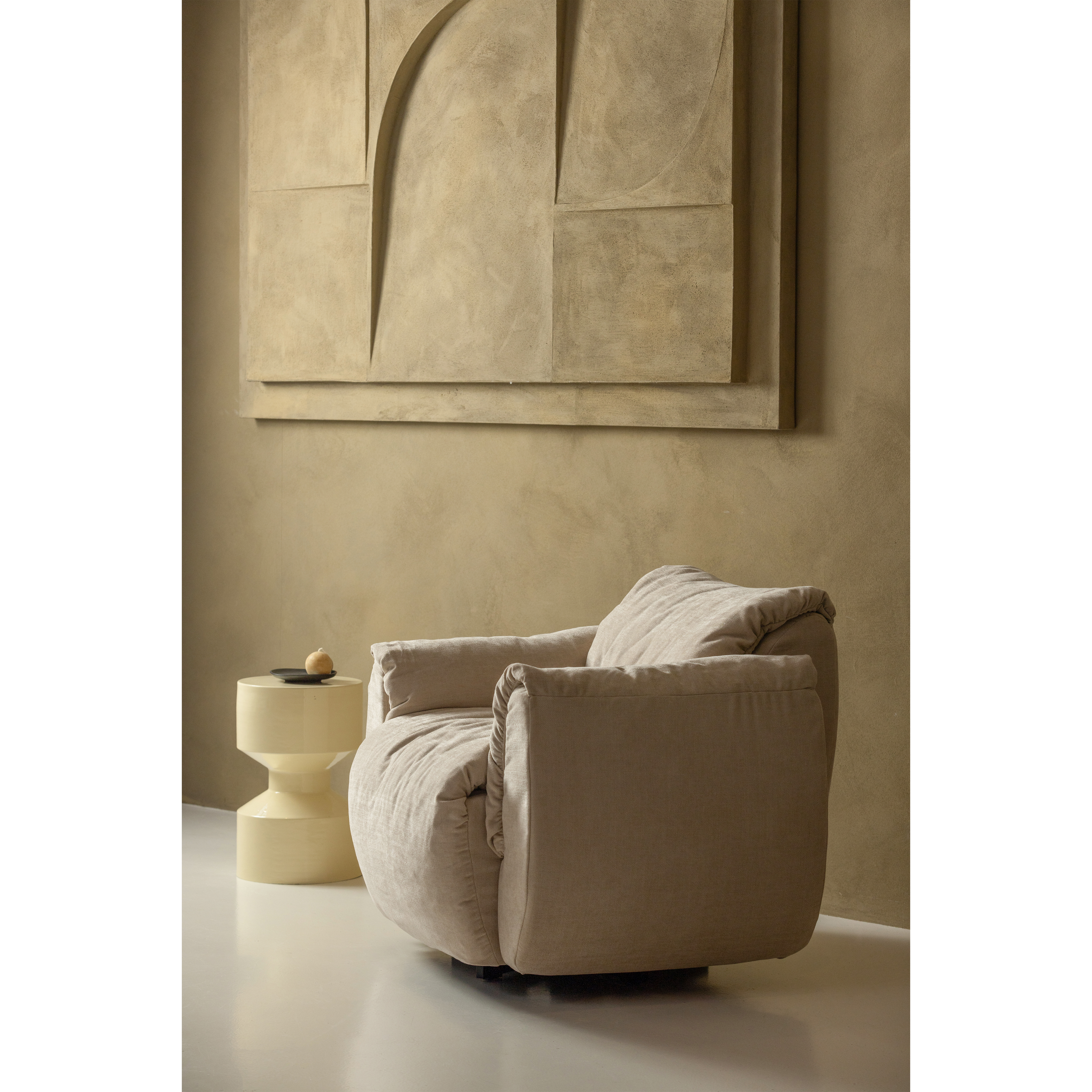 377526-SN-374009-G-02_SF_WE_Baggy_draaifauteuil_geweven_chenille_zand.jpg?auto=webp&format=png&width=1500&height=1500