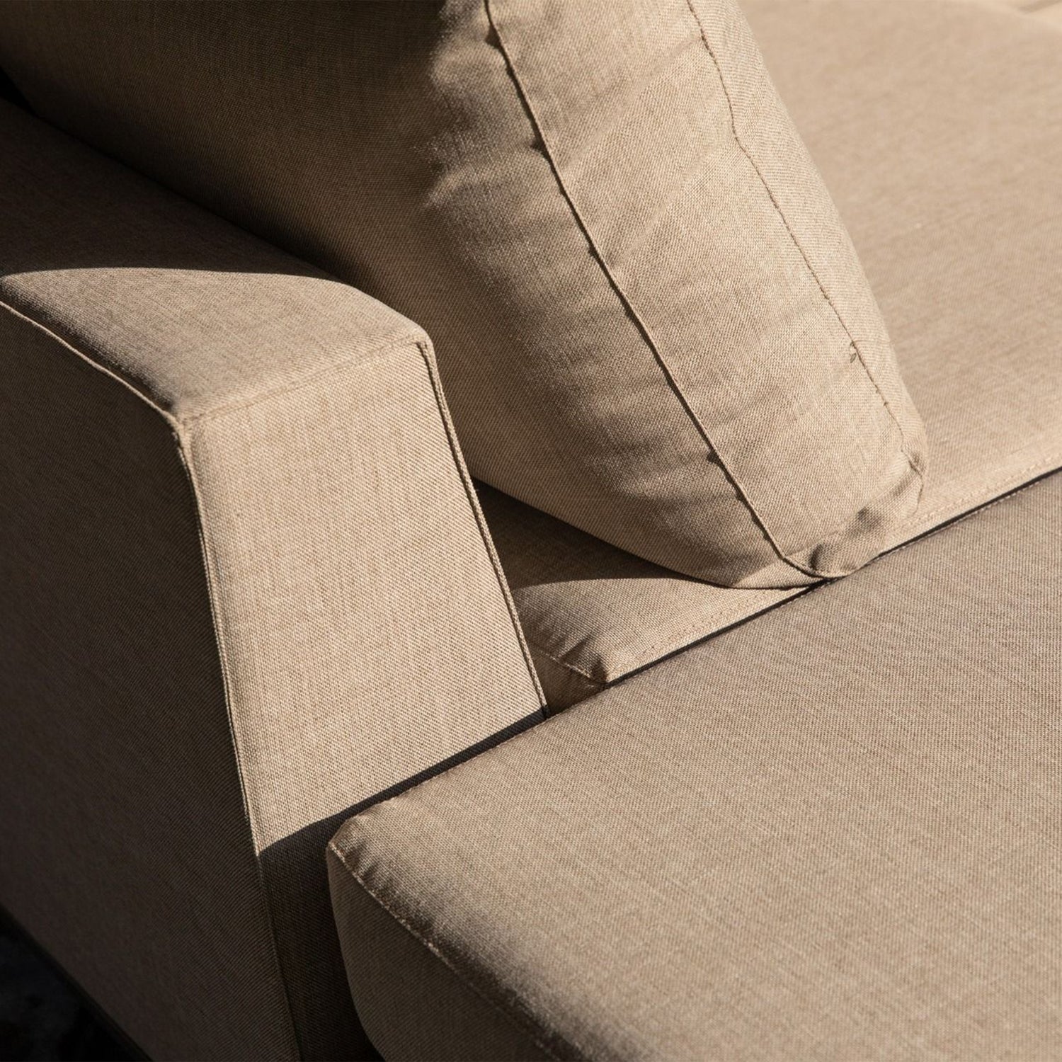 CH5800LTA-01_SF_EXT_Sicilie_loungeset_links_taupe_detail.jpg?auto=webp&format=png&width=1500&height=1500