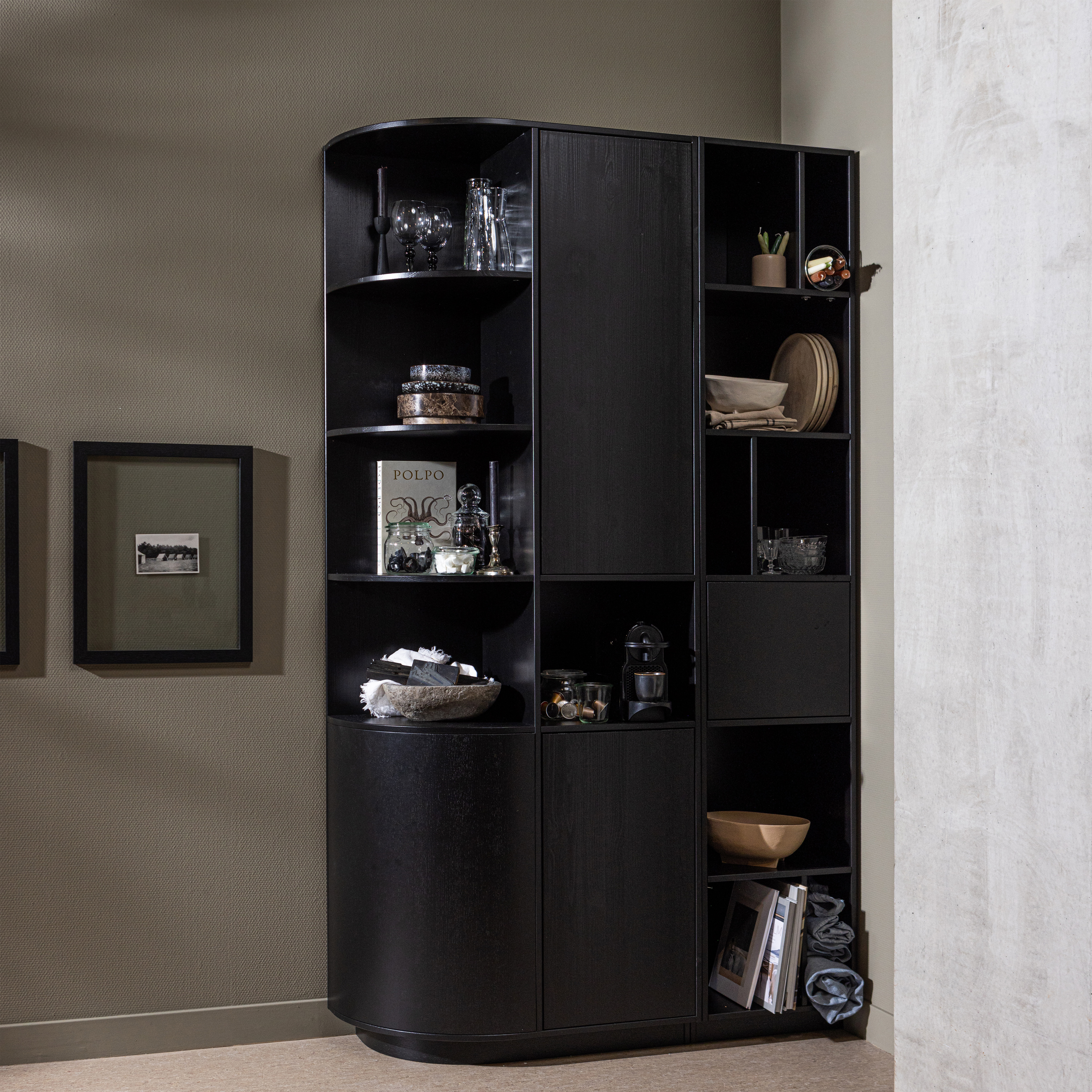 373457-Z-373512-Z-02_SF_WE_Finca_opbergkast_open_vakkenkast.jpg?auto=webp&format=png&width=1500&height=1500