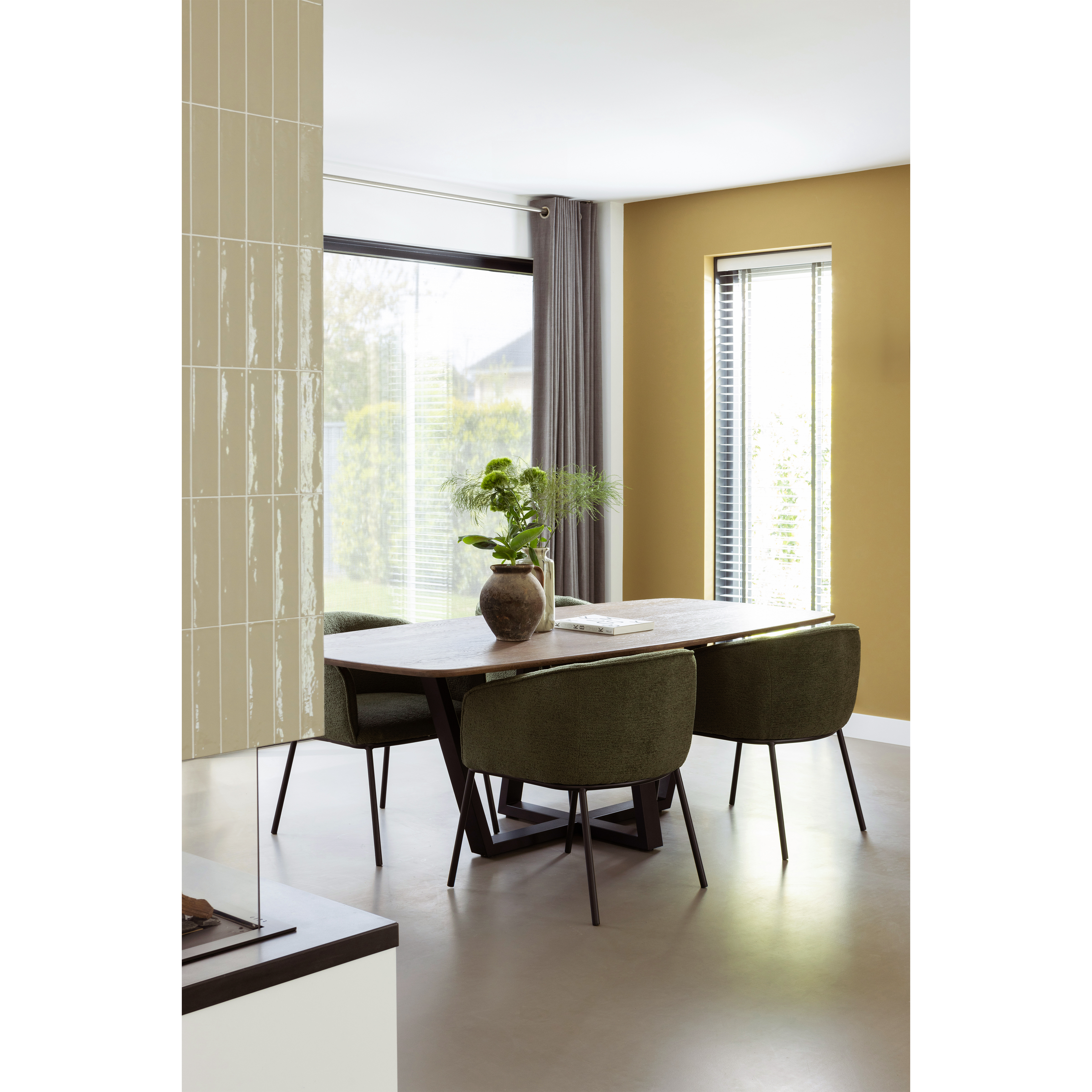 TB-DO-DL22-2100x0990-375294-374098-F-01_SF_FA_Tafelblad_deens_ovaal_doorgaande_lamel_210x100cm_cashmere_brown_Tablo_drenthe_Leon.jpg?auto=webp&format=png&width=1500&height=1500