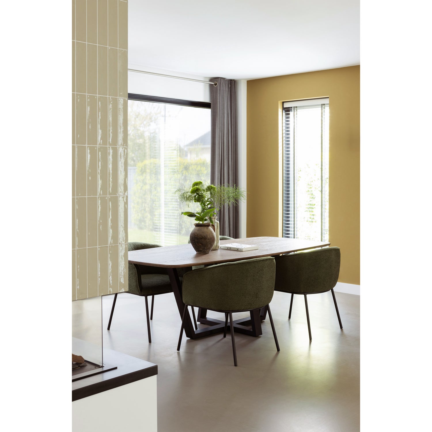 TB-DO-DL22-2100x0990-375294-374098-F-01_SF_FA_Tafelblad_deens_ovaal_doorgaande_lamel_210x100cm_cashmere_brown_Tablo_drenthe_Leon.jpg?auto=webp&format=png&width=1500&height=1500