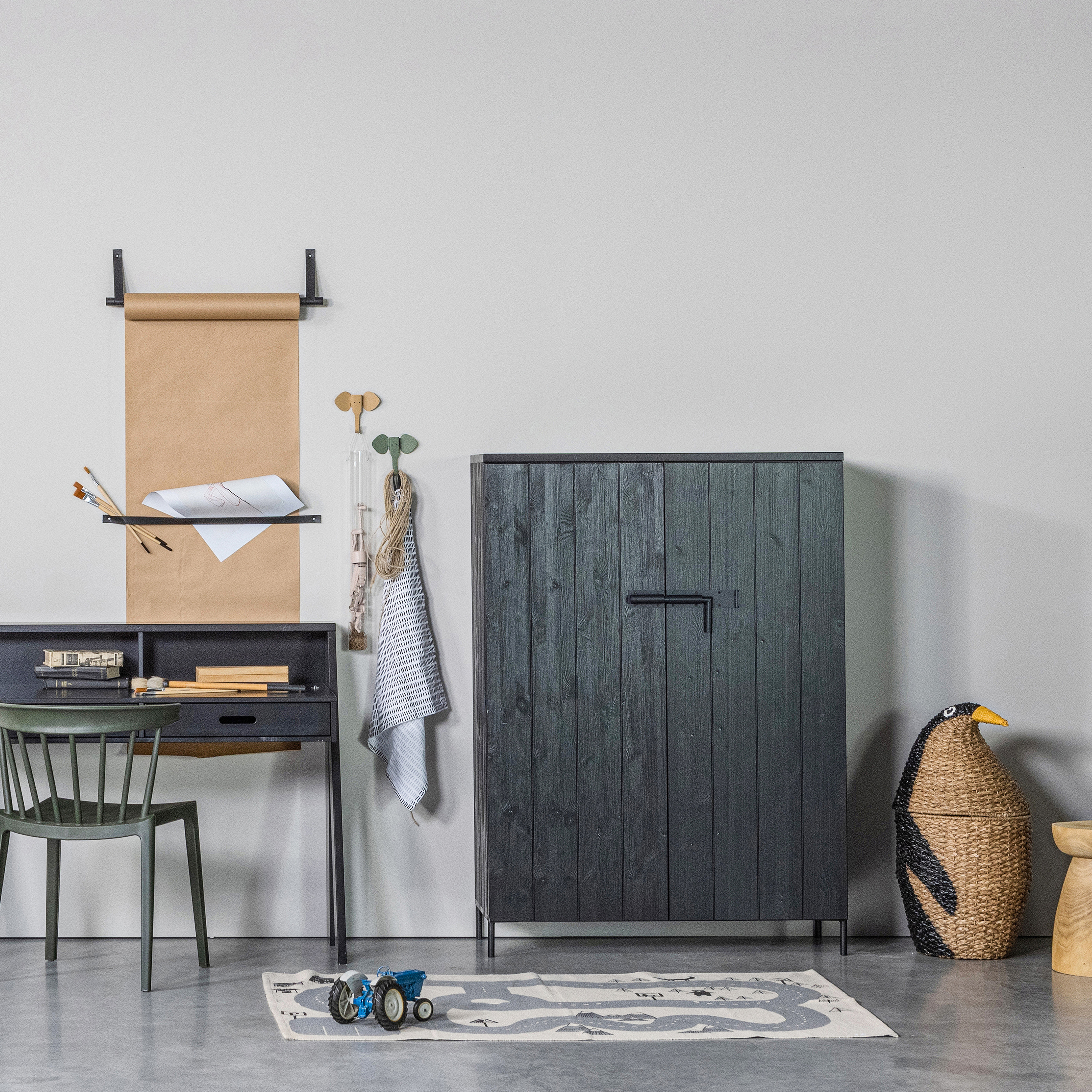 373654-Z-361226-Z-378634-A-377151-N-373446-G-373446-P-377196-N-01_SF_BL_Bruut_kast_Connect_bureau_Bliss_spijlenstoel_Bink_Joya_VIERKANT.jpg?auto=webp&format=png&width=1500&height=1500