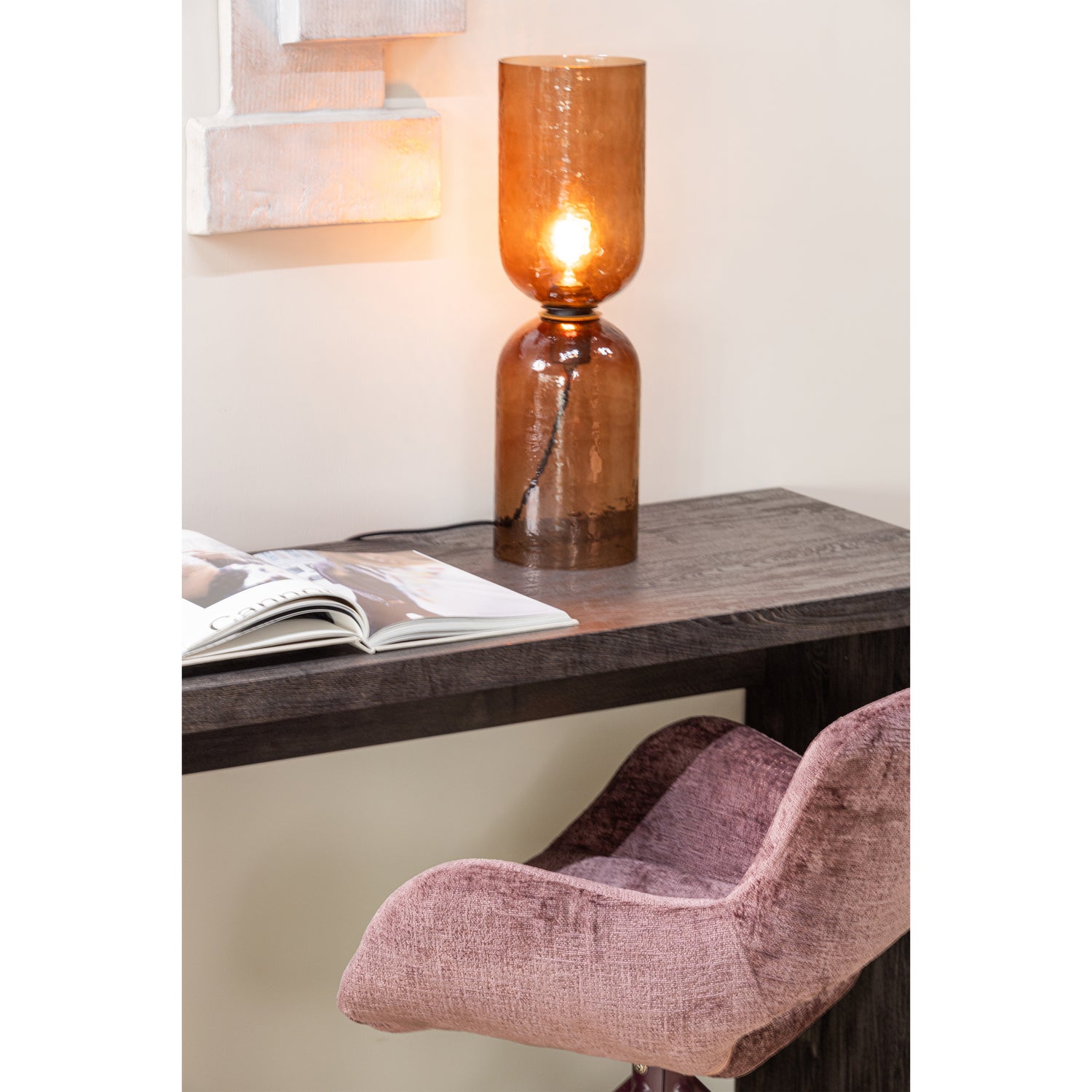 377562-P-377579-D-375034-B-05_SF_ES_Eliva_eetkamerstoel_Maan_sidetable_Gigi_tafellamp.png?auto=webp&format=png&width=1500&height=1500