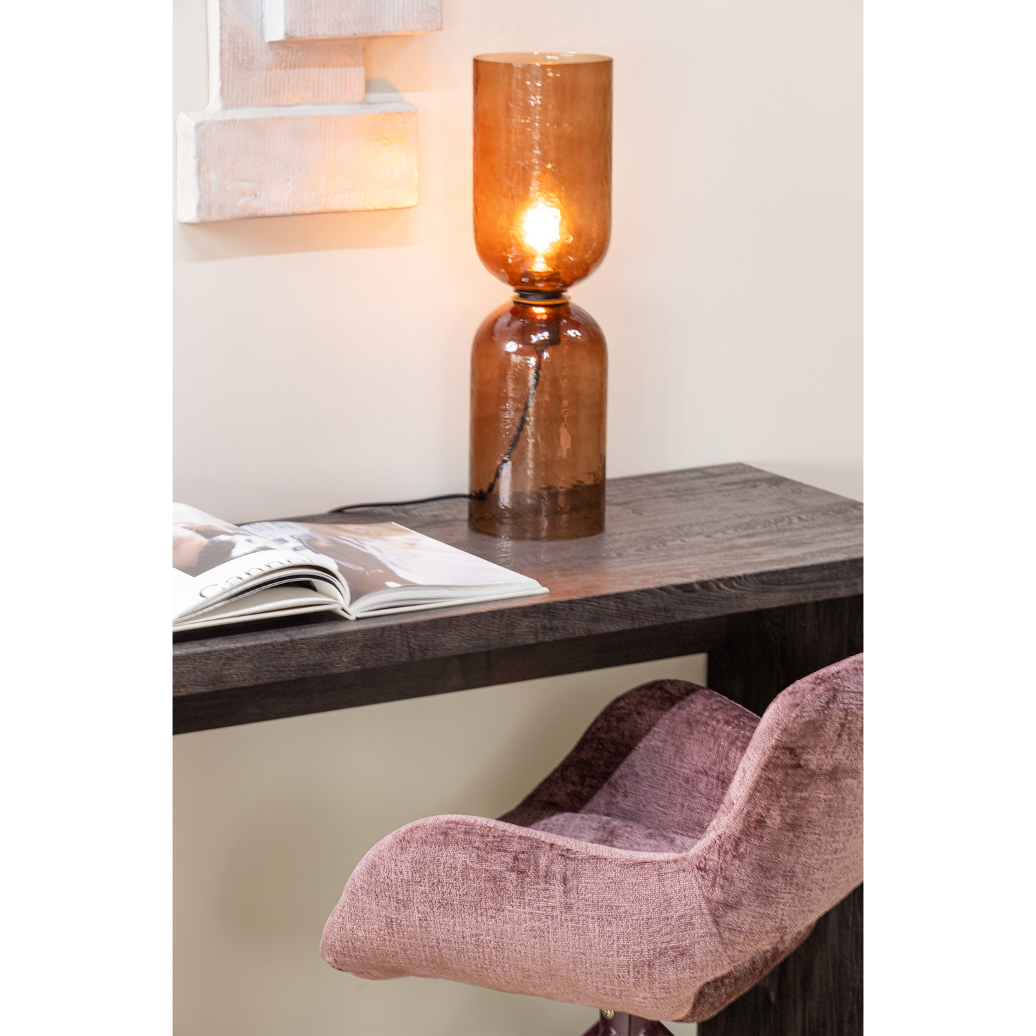 377562-P-377579-D-375034-B-05_SF_ES_Eliva_eetkamerstoel_Maan_sidetable_Gigi_tafellamp.png?auto=webp&format=png&width=1500&height=1500