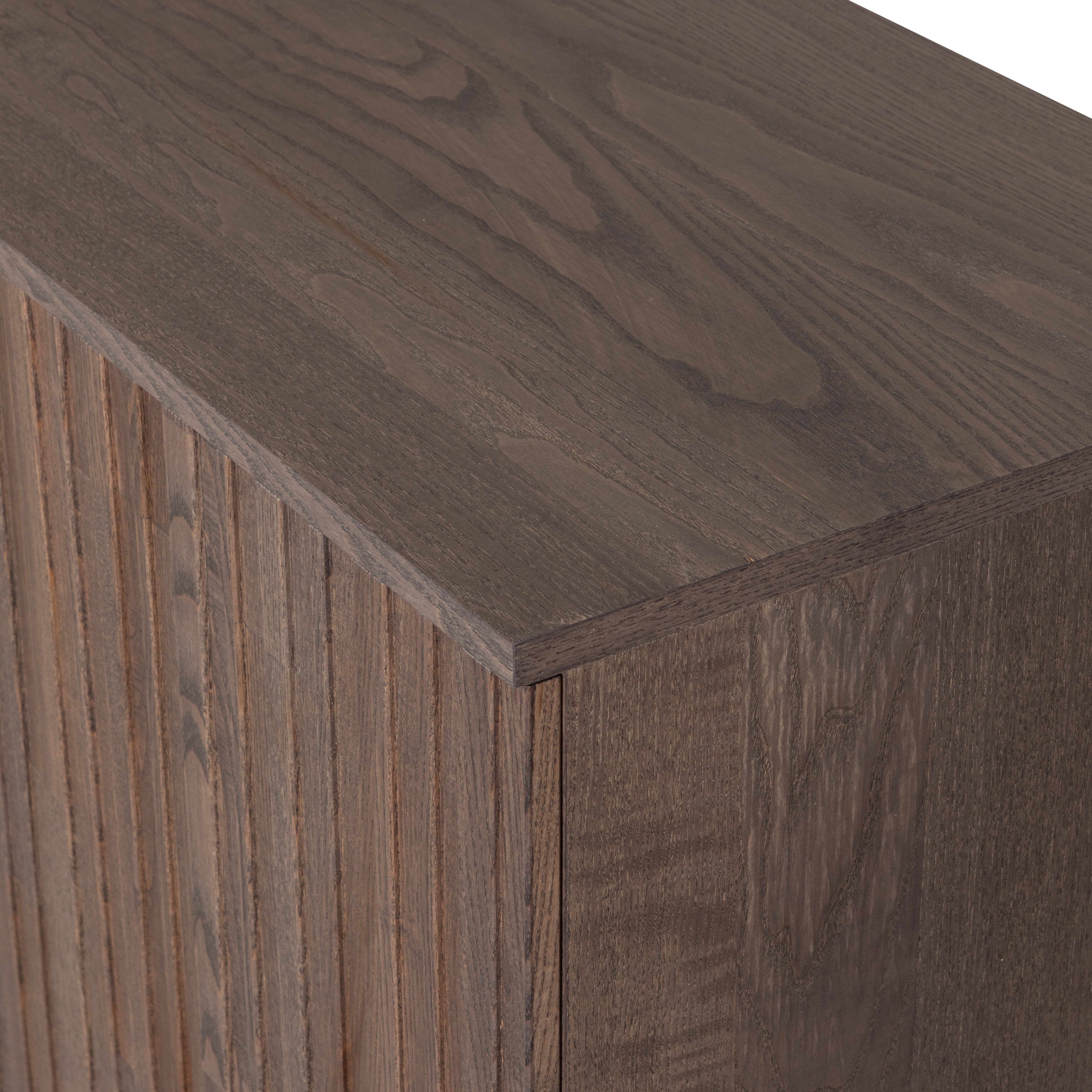 373471-EV-01_VS_WE_New_gravure_dressoir_200cm_essen_fineer_espresso_detail.png?auto=webp&format=png&width=1500&height=1500