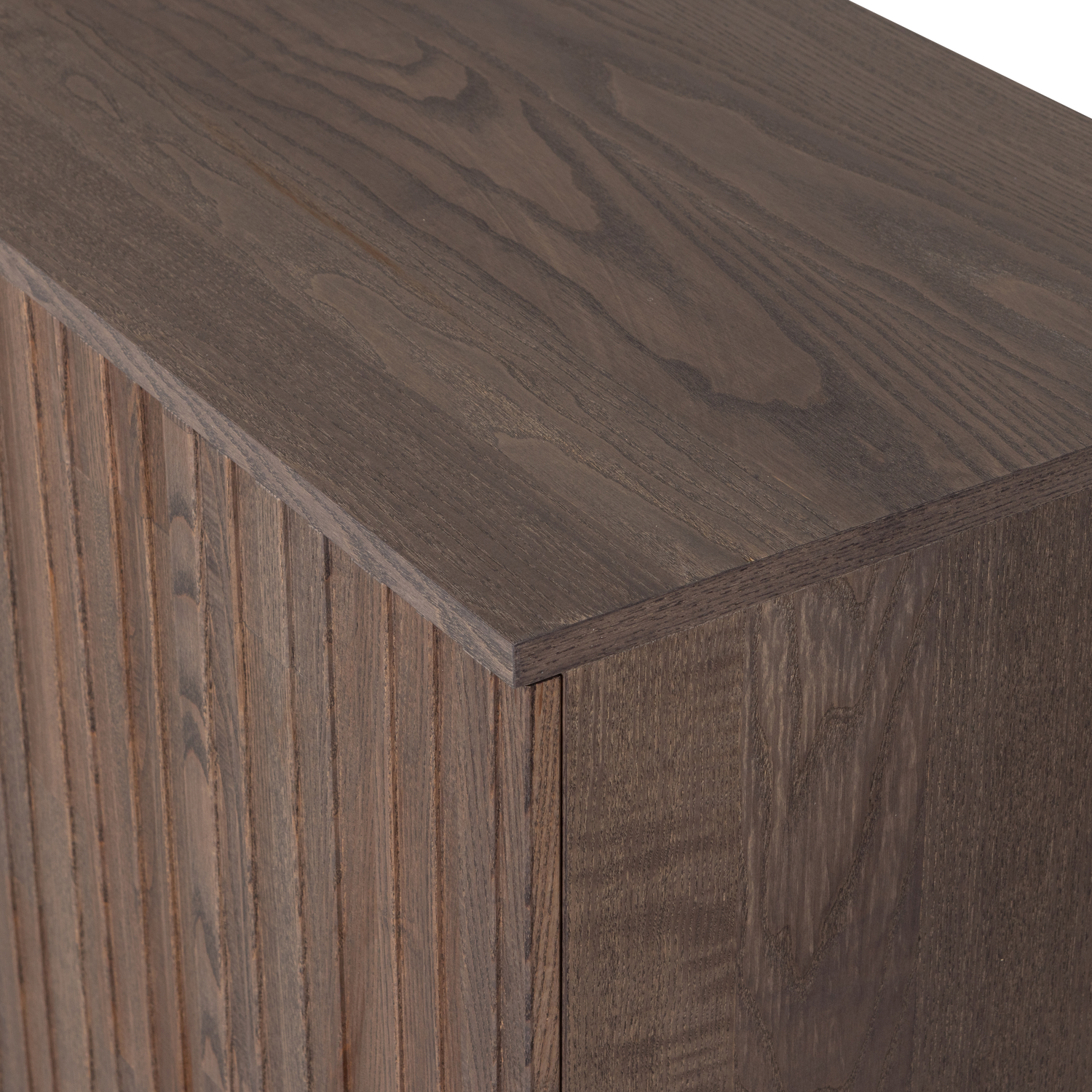 373471-EV-01_VS_WE_New_gravure_dressoir_200cm_essen_fineer_espresso_detail.png?auto=webp&format=png&width=1500&height=1500